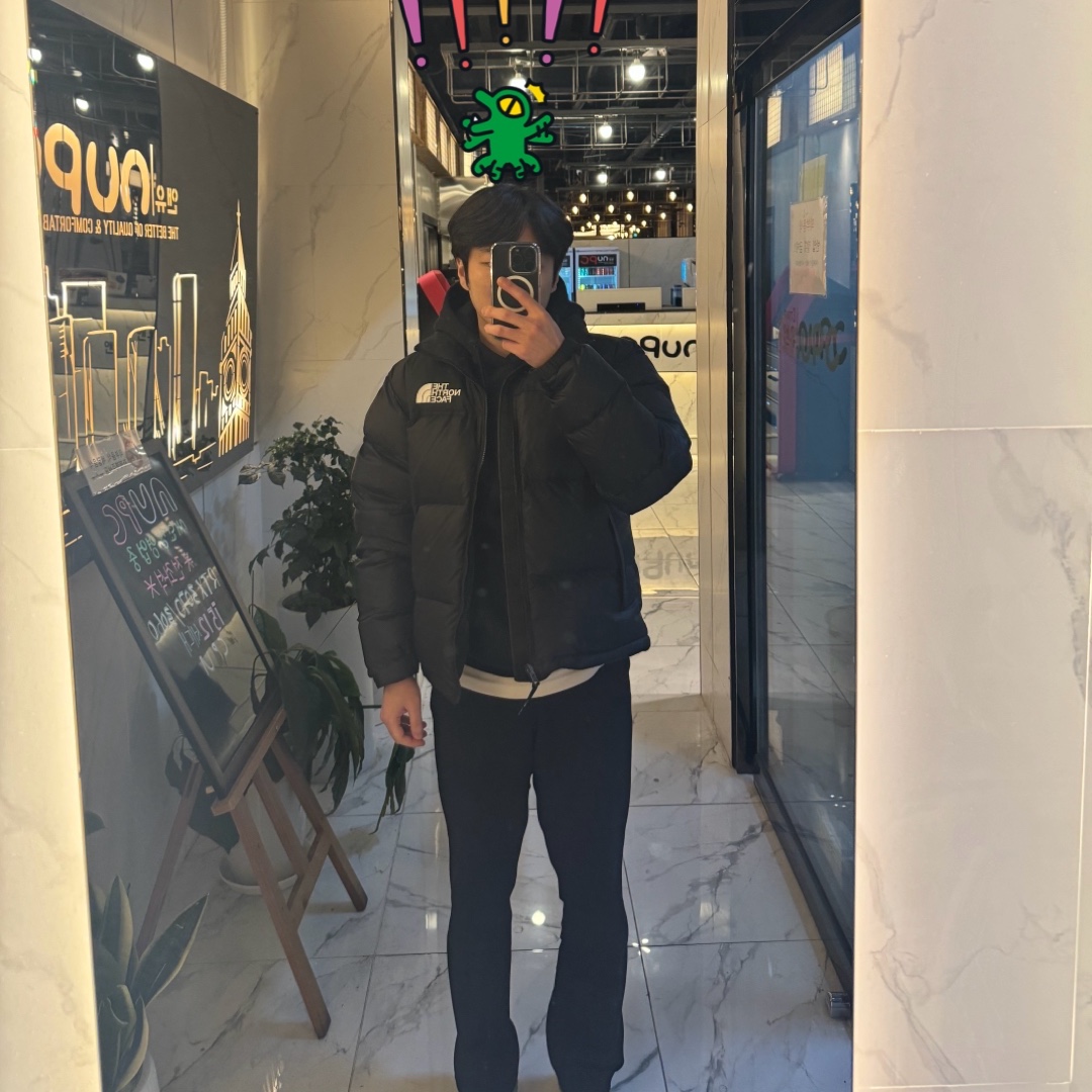 The North Face 1996 Eco Nuptse Jacket Black 착용 스타일