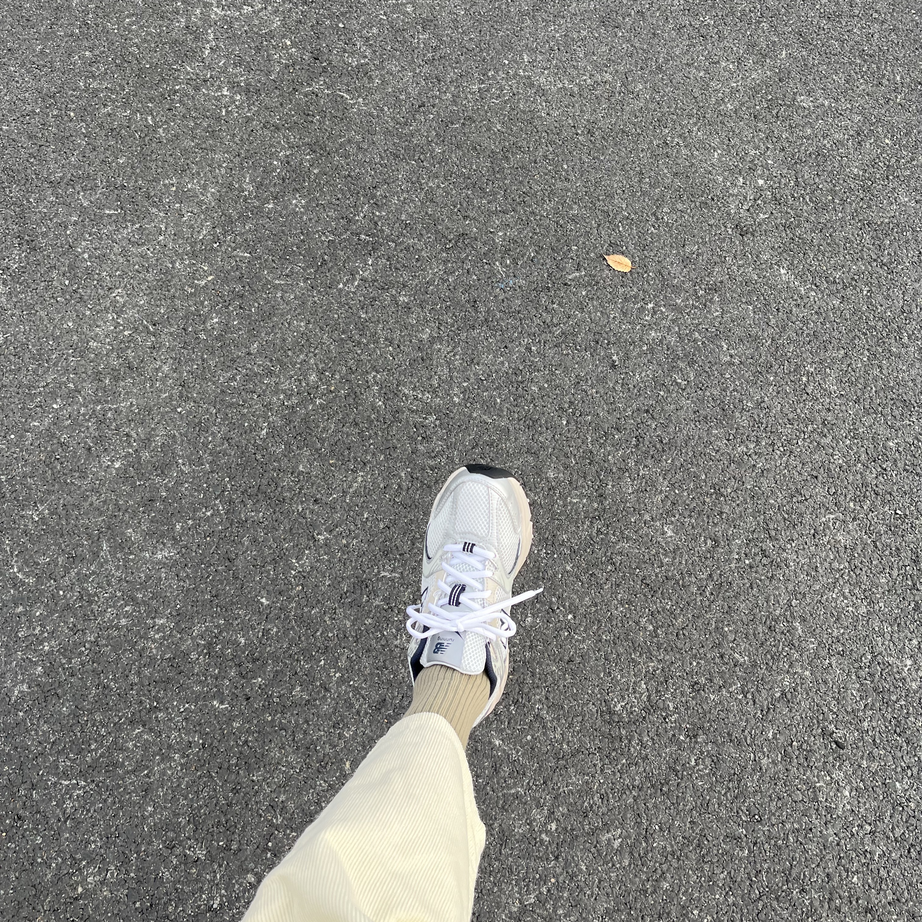 New Balance 530 Steel Grey 착용 스타일 - 3
