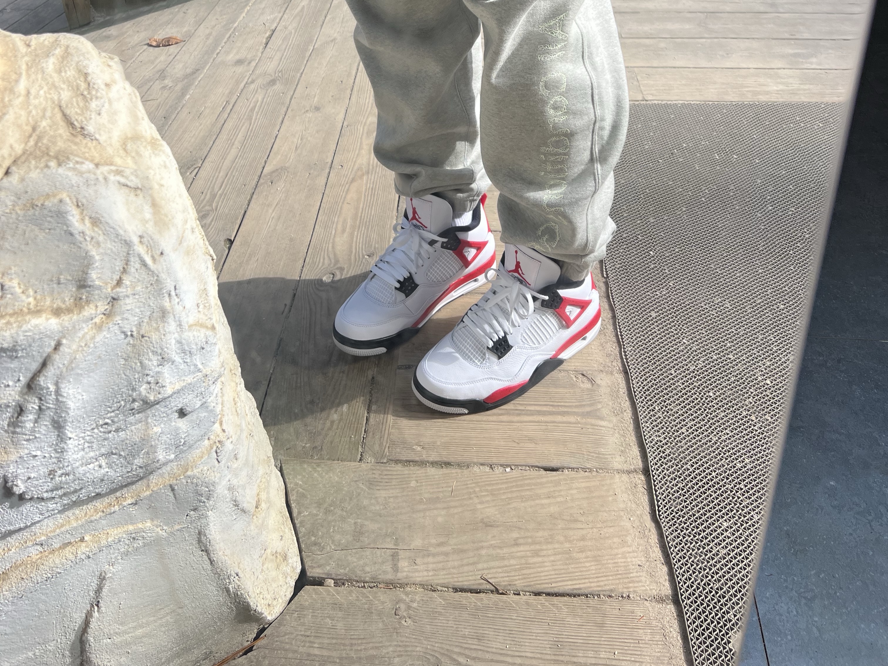 Jordan 4 Retro Red Cement 착용 스타일