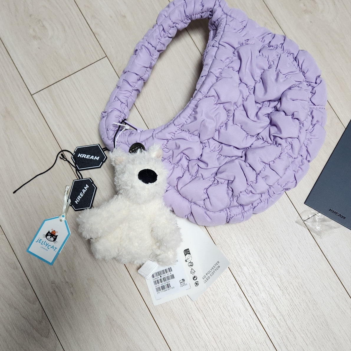 Jellycat Munro Scottie Dog Bag Charm Cream 착용 스타일 - 1