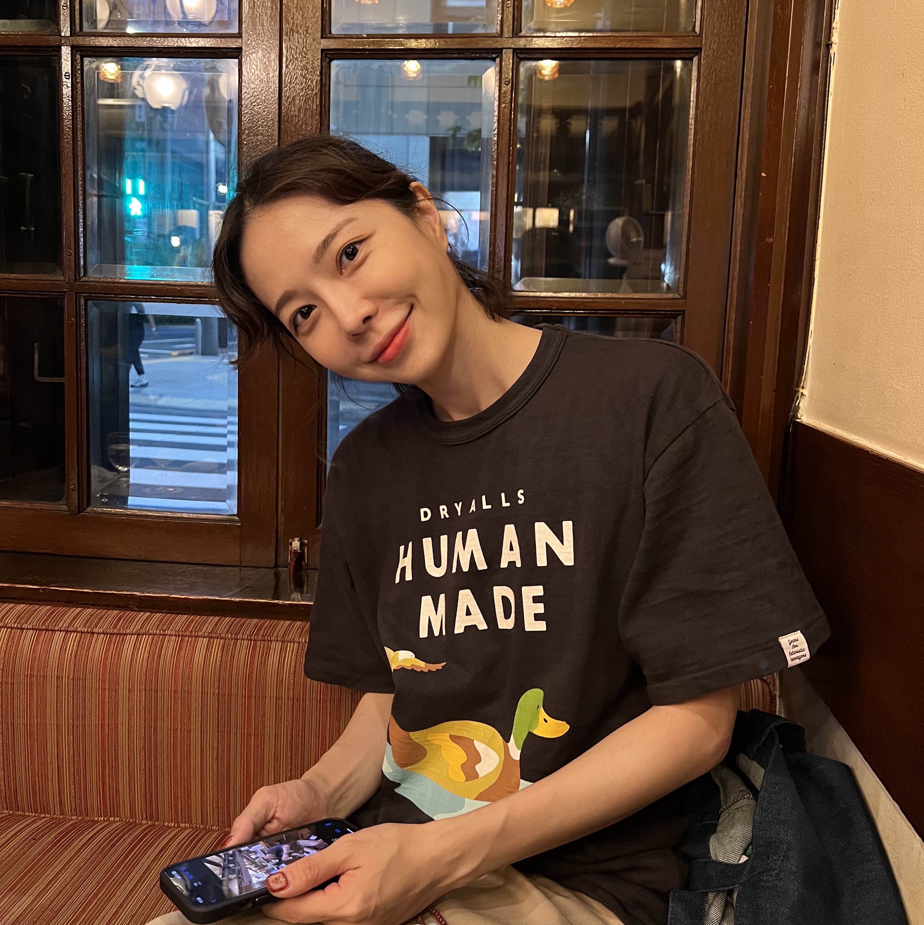 Human Made Graphic T-Shirt #9 Black, New Balance 9060 Burgundy 착용 스타일 - 2
