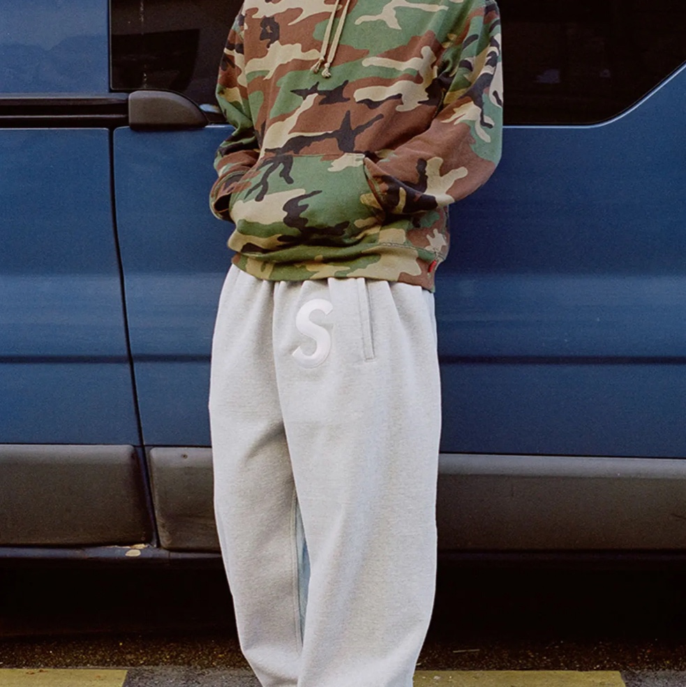 Supreme x Bless Sweatpant Jean Heather Grey - 23FW 착용 스타일 - 1
