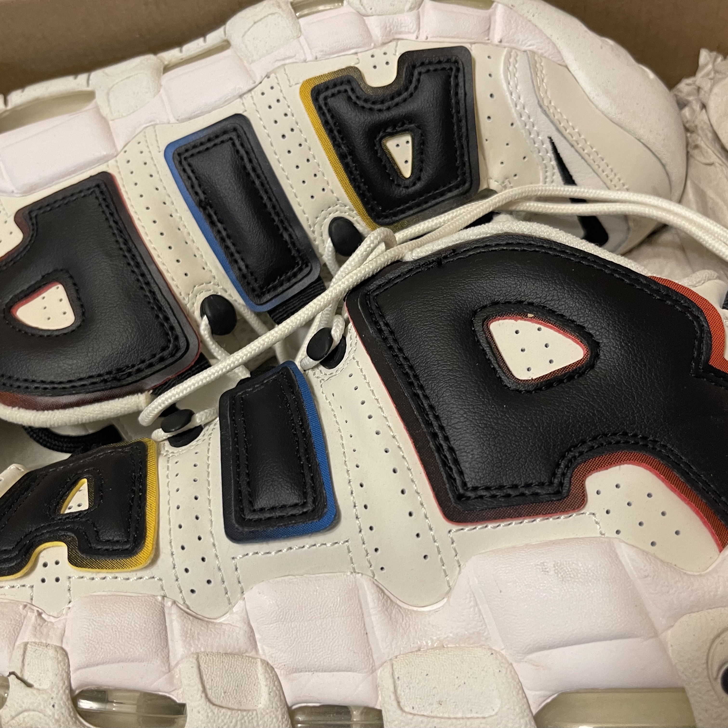 Nike Air More Uptempo 96 Trading Cards 착용 스타일
