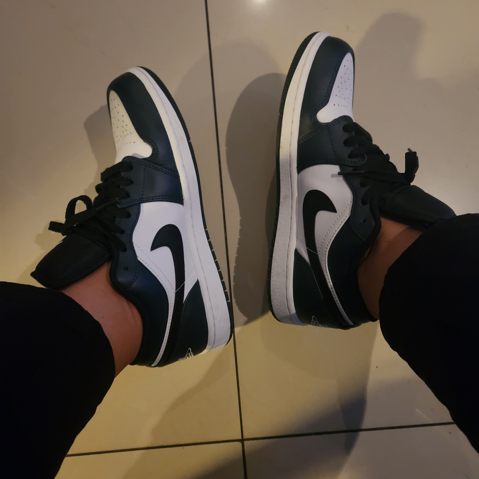 Jordan 1 Low Dark Teal 착용 스타일 - 1