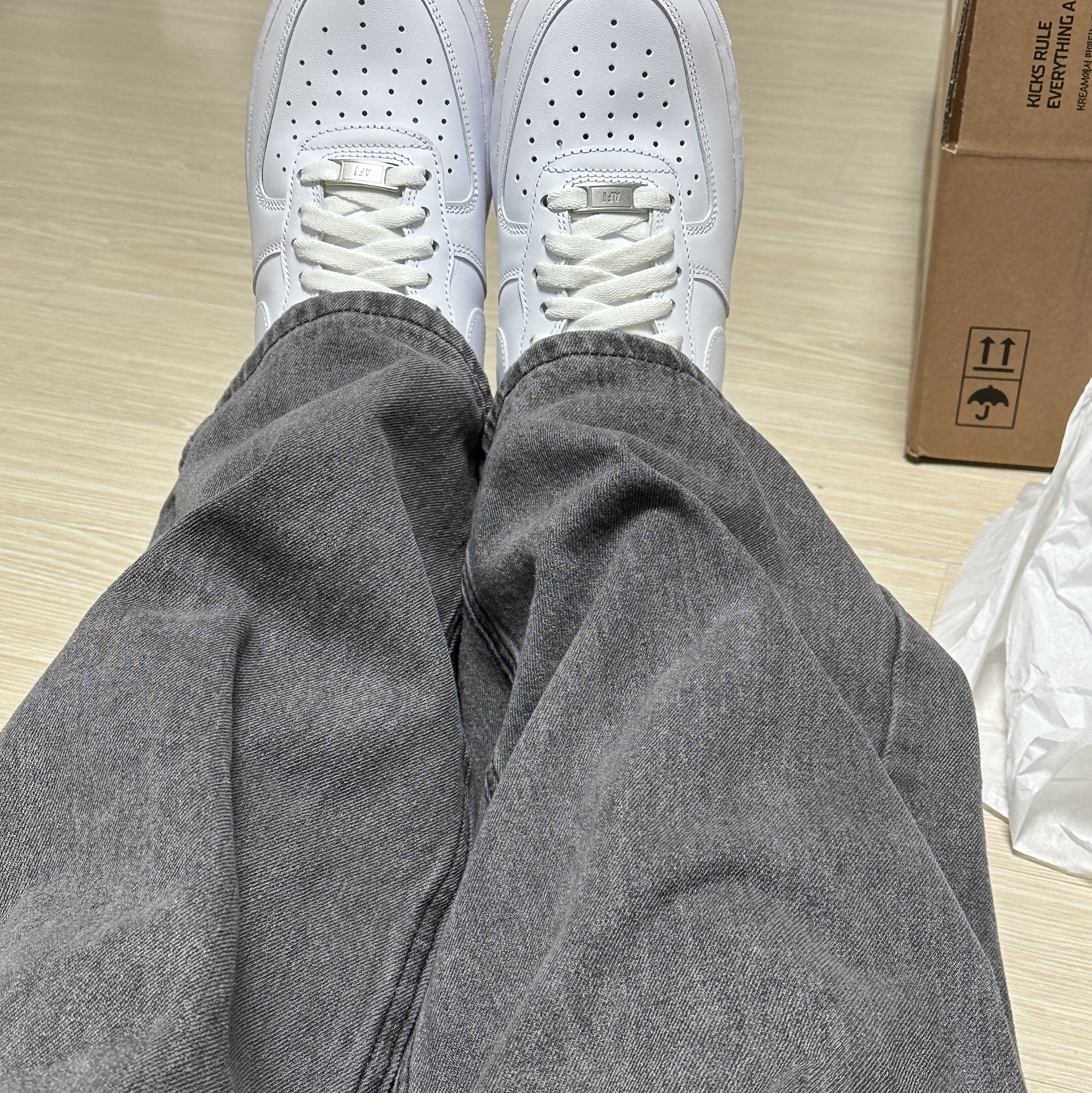 Nike Air Force 1 '07 Low White 착용 스타일