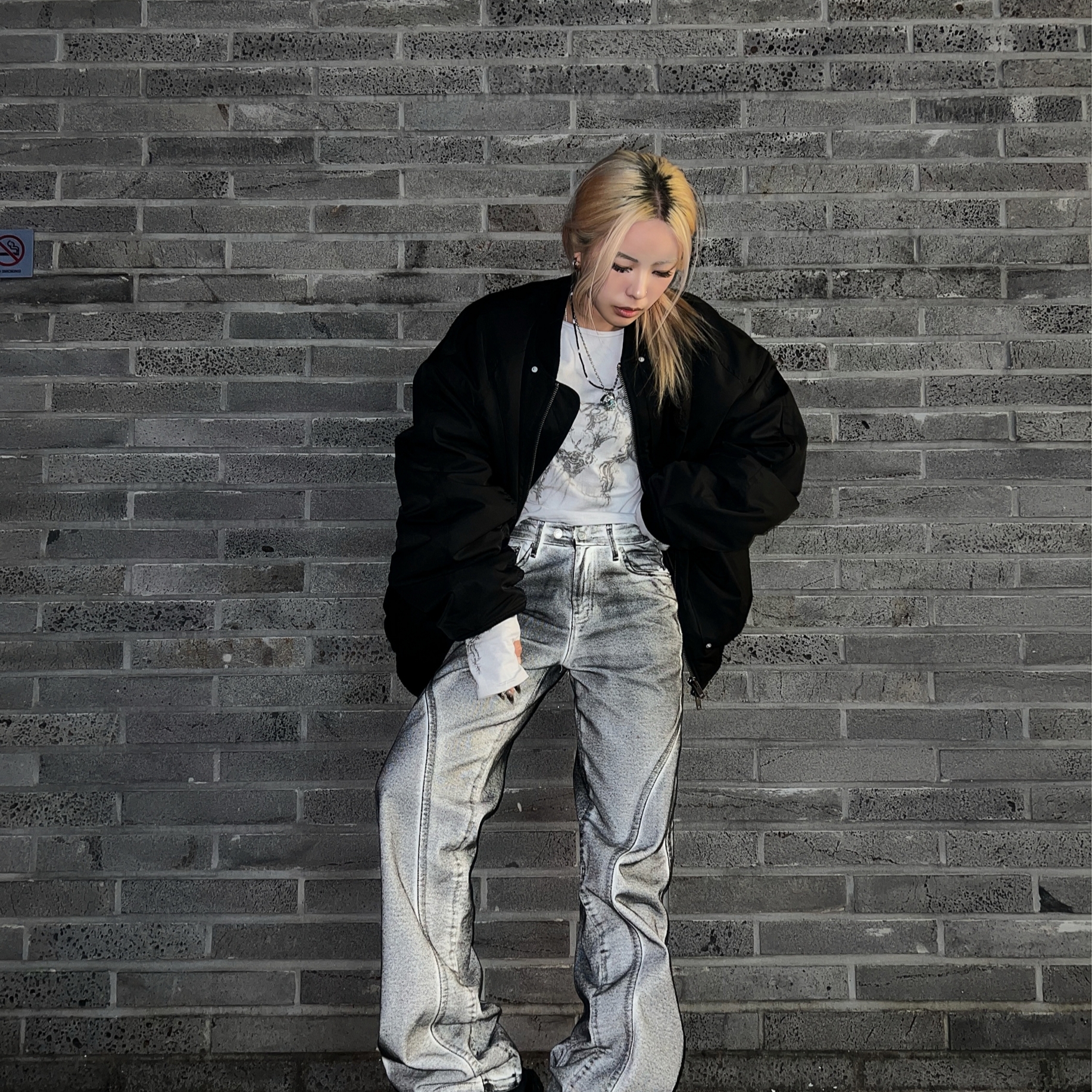 Balenciaga Track Sneakers Black Fur 착용 스타일 - 7