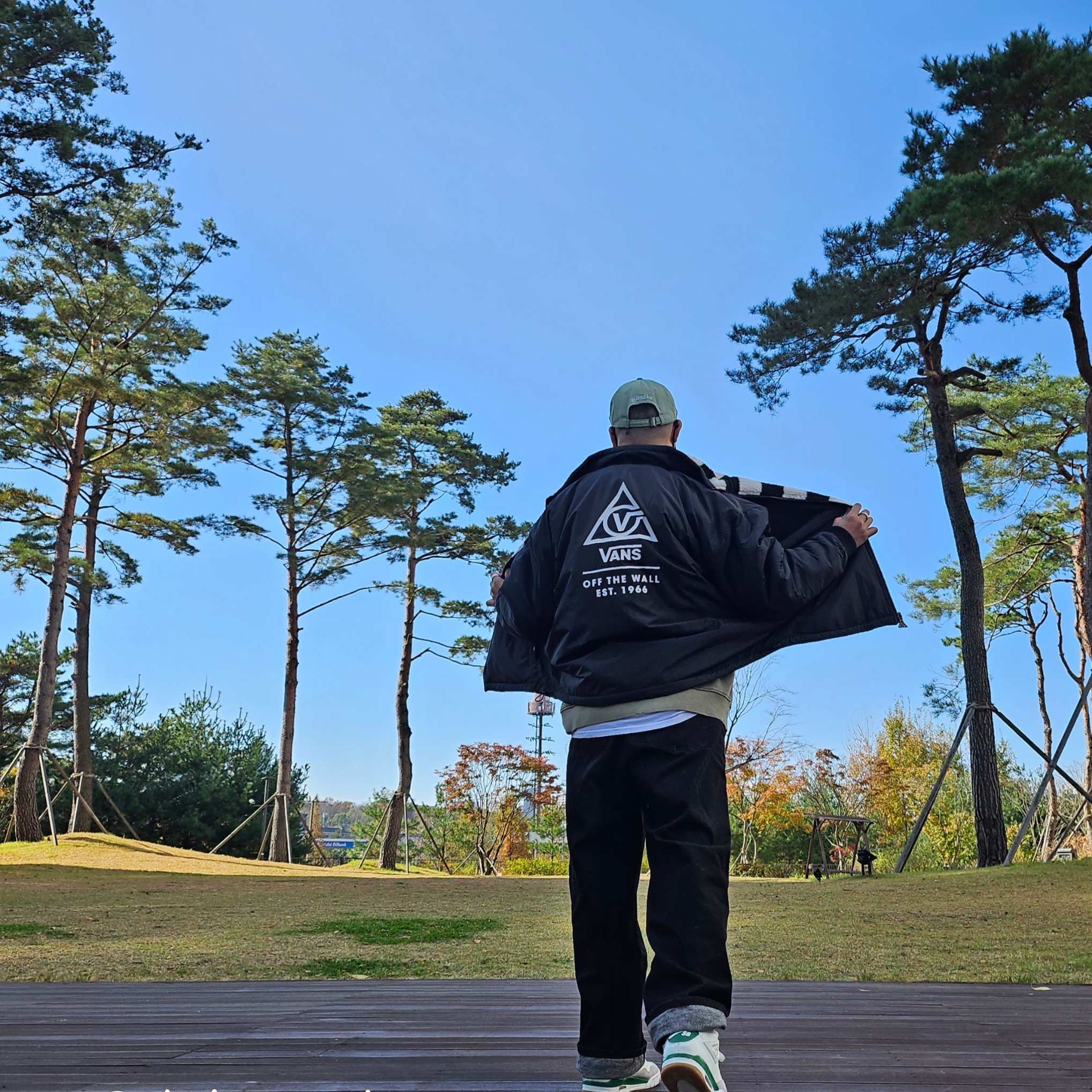 Supreme Pigment Print S Logo 6-Panel Light Sage - 22FW, Supreme Hanes Tagless T-Shirt White (3 Pack) 착용 스타일 - 4