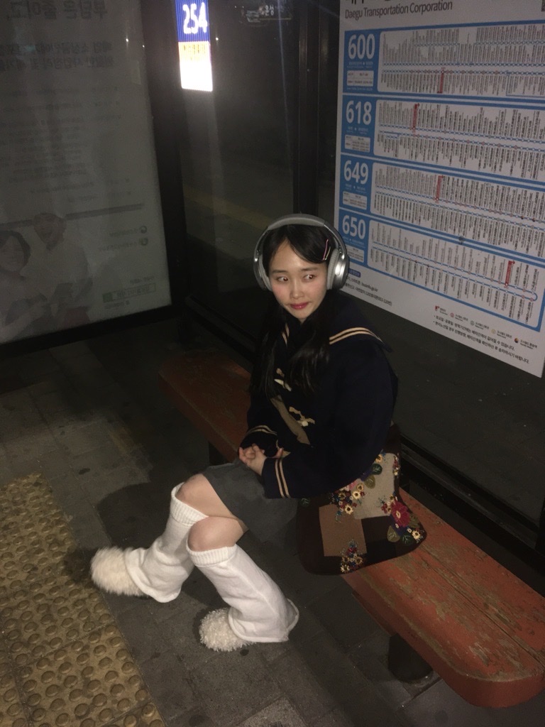 BOSE QC35 II Silver (Korean Ver.) 착용 스타일 - 3