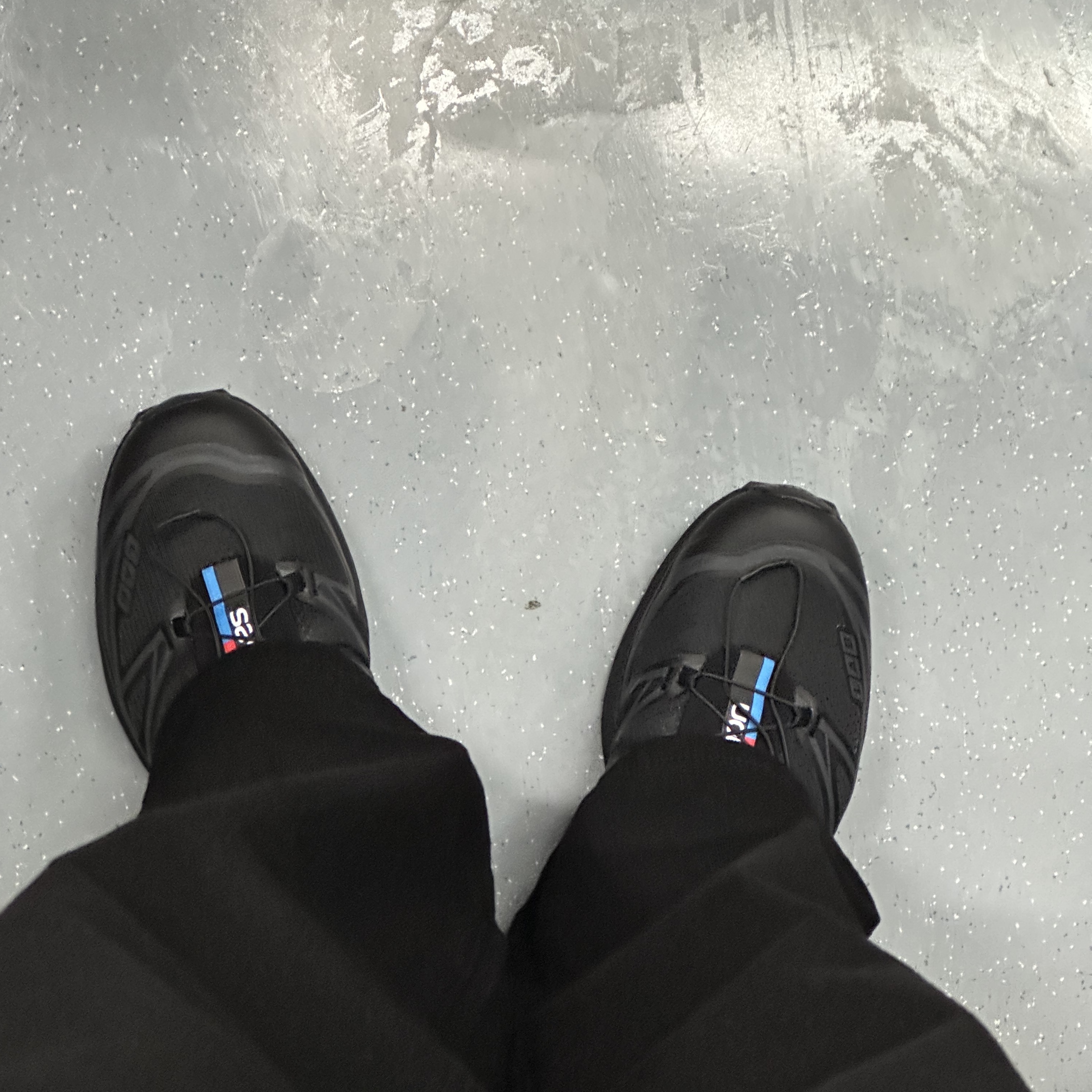 Salomon XT-6 ADV Black 착용 스타일