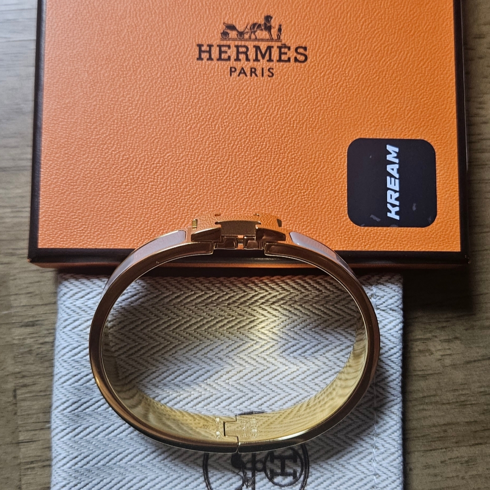(W) Hermes Clic H Bracelet Gold & Marron Glace 착용 스타일