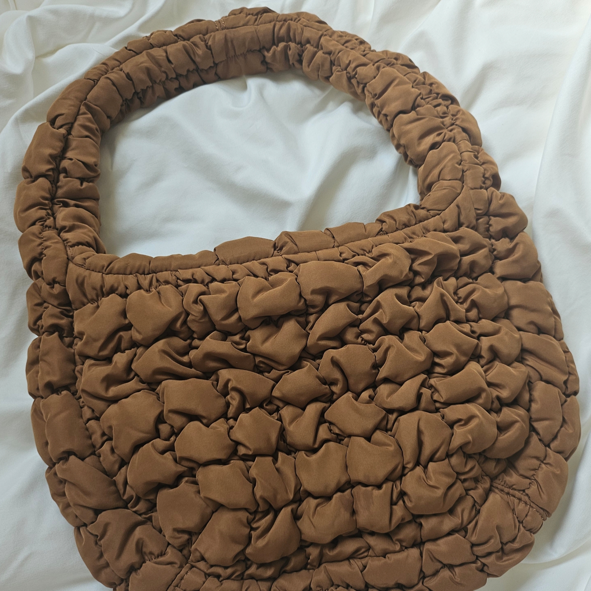 COS Quilted Mini Bag Brown 착용 스타일