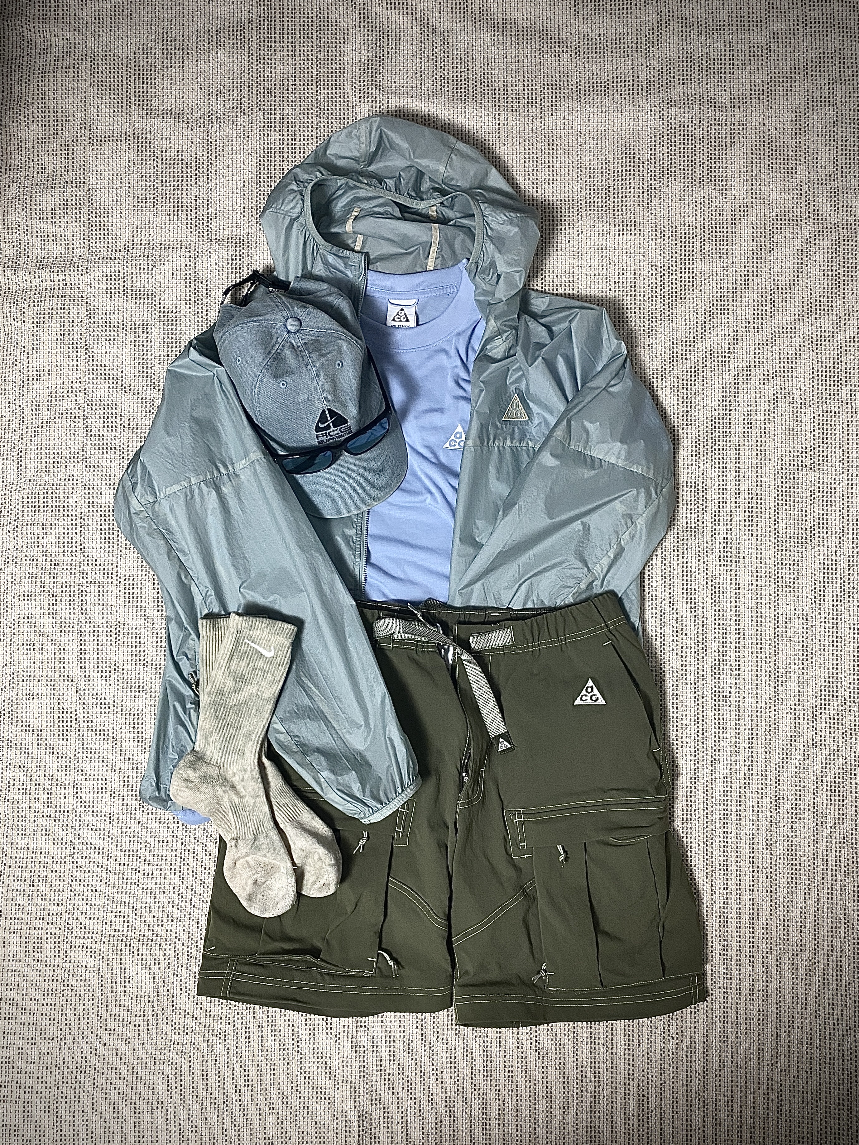 Supreme x Nike ACG Denim 6-Panel Washed Blue - 22FW, Nike ACG Cinder Cone Windproof Jacket Dusty Sage - Asia 착용 스타일 - 4