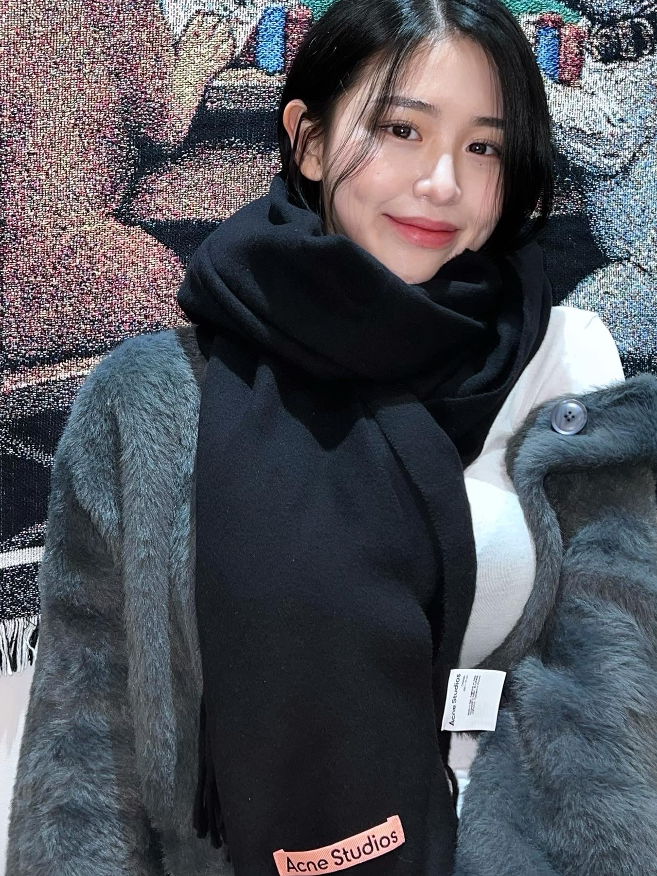 Acne Studios Narrow Wool Fringe Muffler Black 착용 스타일 - 3