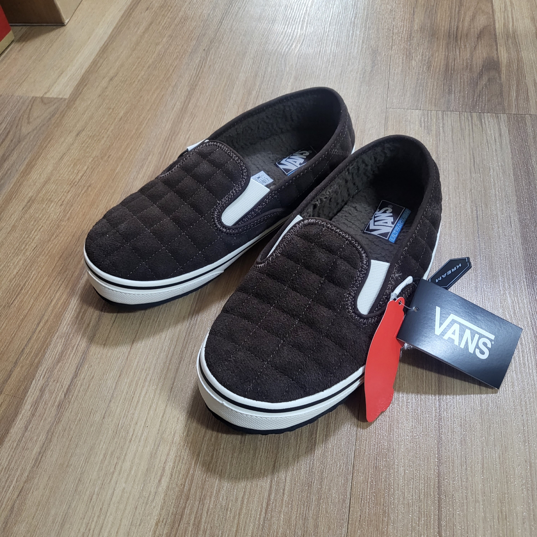 Vans Slip-er 2 Sherpa Demitasse 착용 스타일