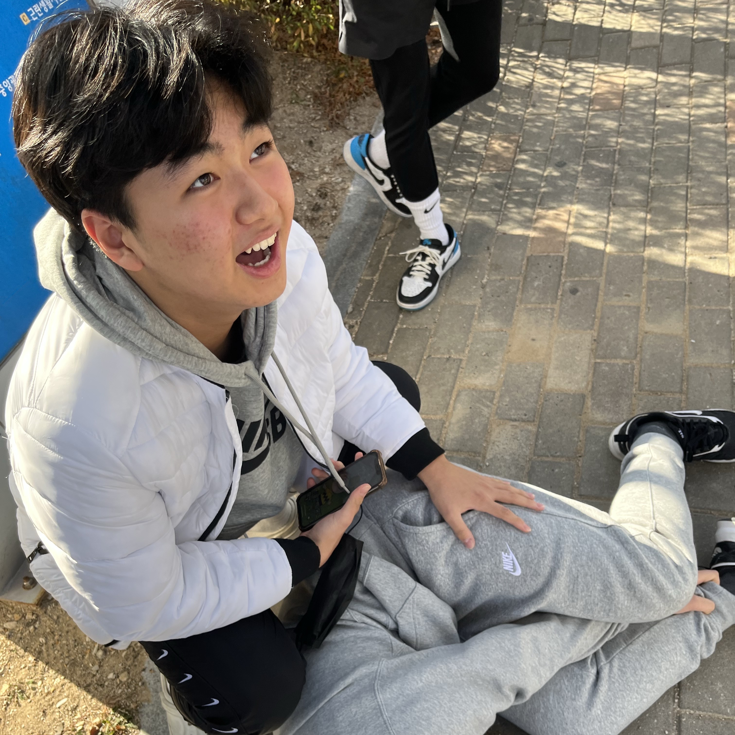 Jordan 1 Retro Low OG Black and Dark Powder Blue 착용 스타일