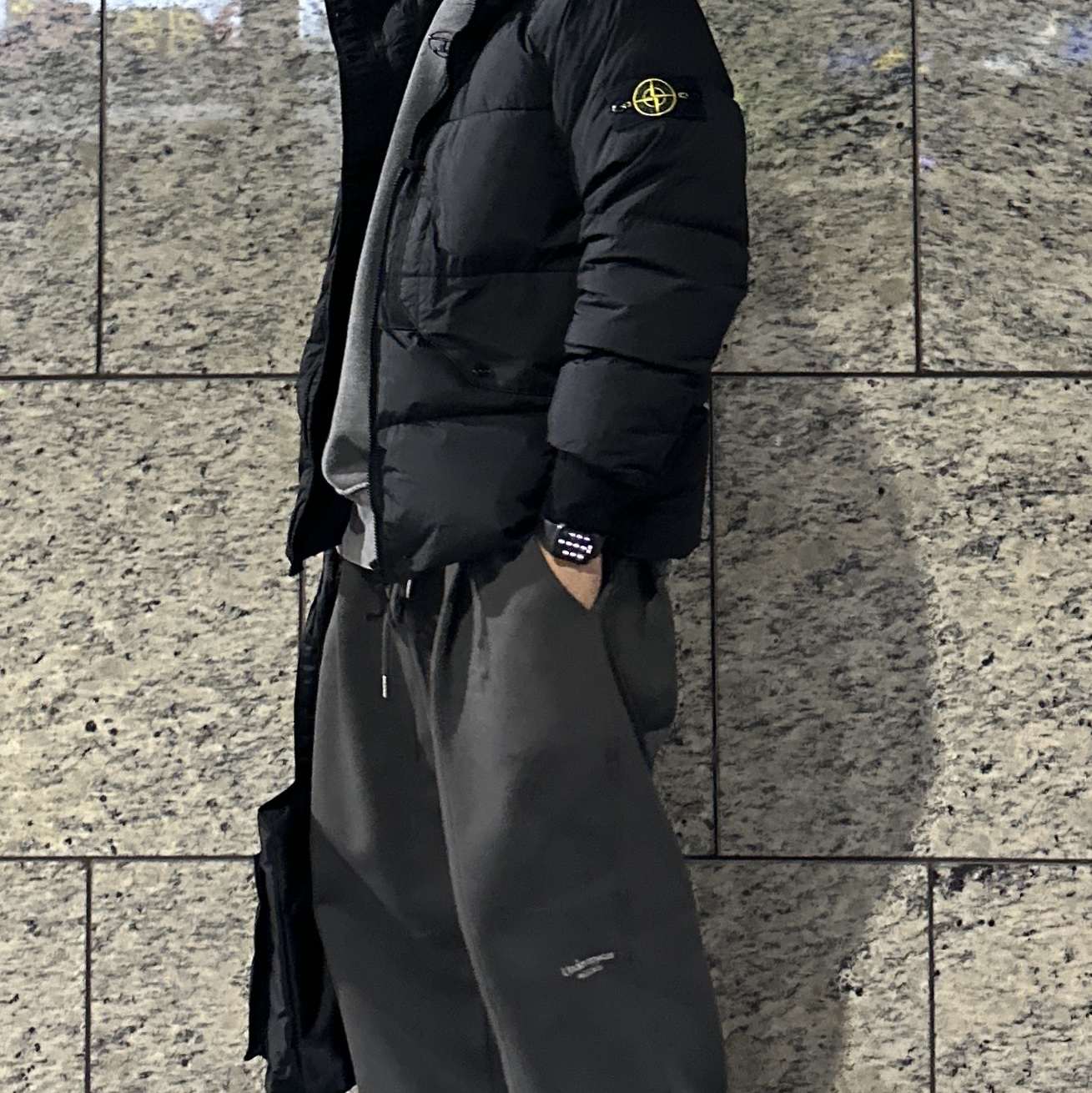 Stone Island 40723 Garment Dyed Crinkle Reps Recycled Nylon Hooded Down Jacket Black - 23FW, Salomon x END. XT-6 Dark Truffle 착용 스타일 - 1