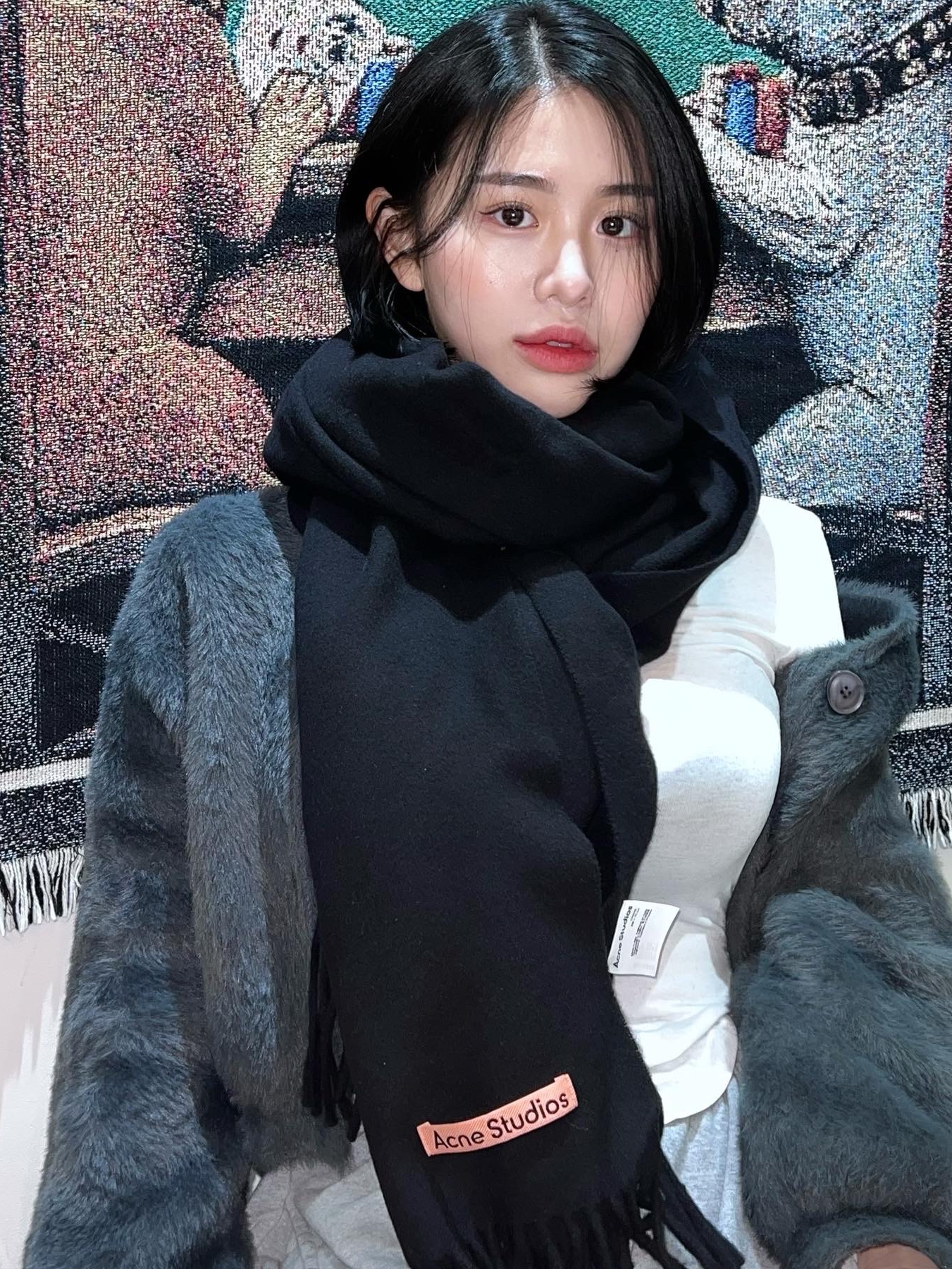Acne Studios Narrow Wool Fringe Muffler Black 착용 스타일 - 1