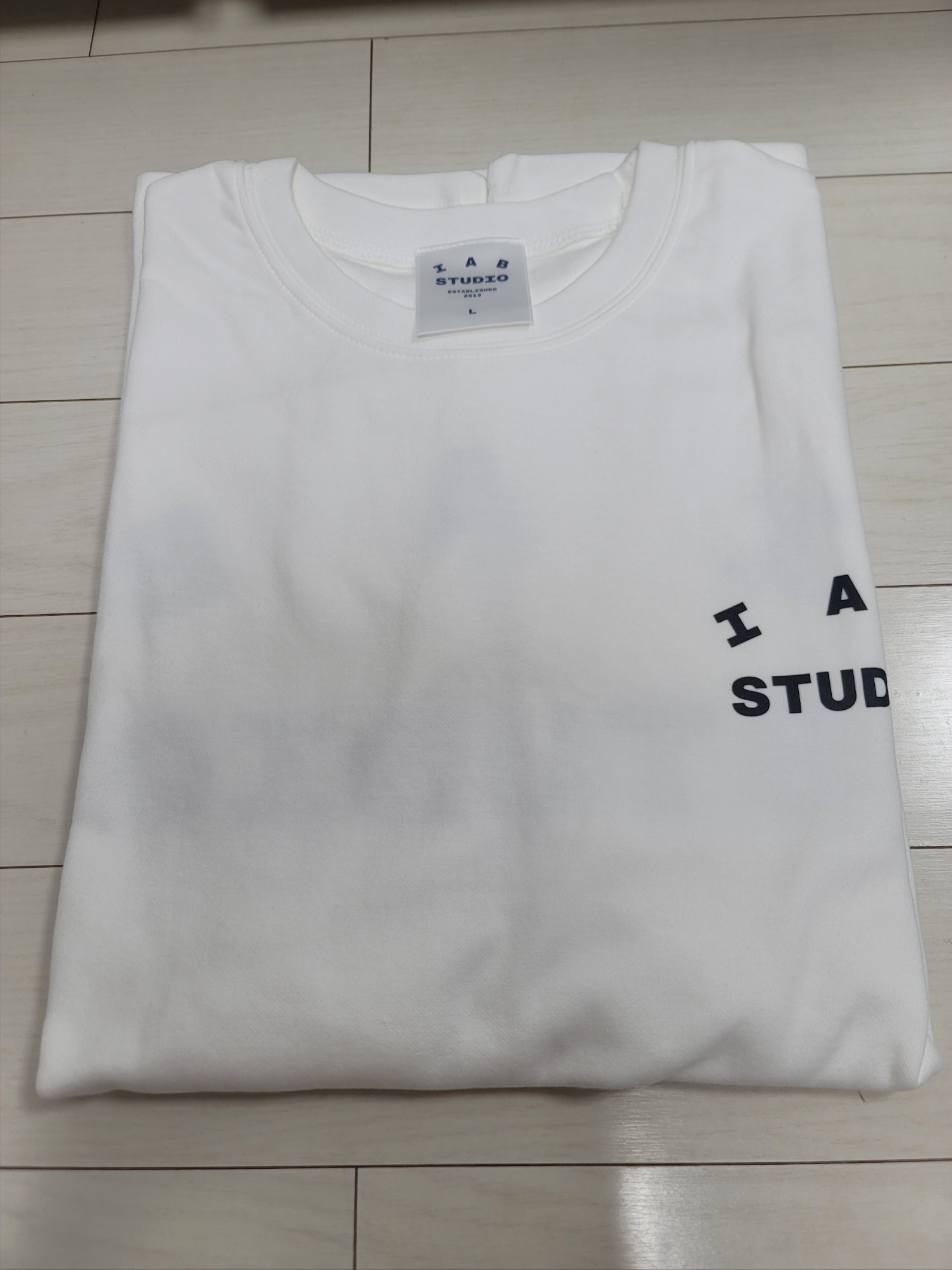 IAB Studio T-Shirt White - 23FW 착용 스타일