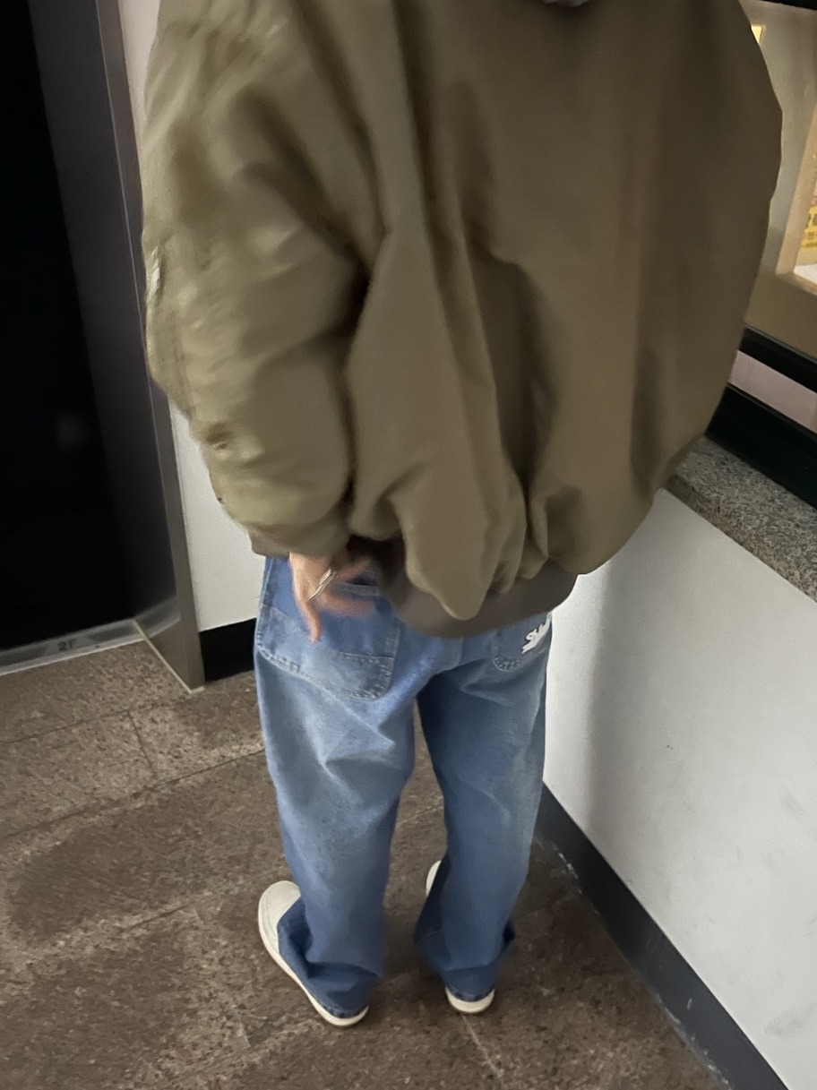 Supreme x Dickies Double Knee Baggy Jean Washed Indigo - 23FW, Nike x Travis Scott Air Force 1 Low Sail 착용 스타일