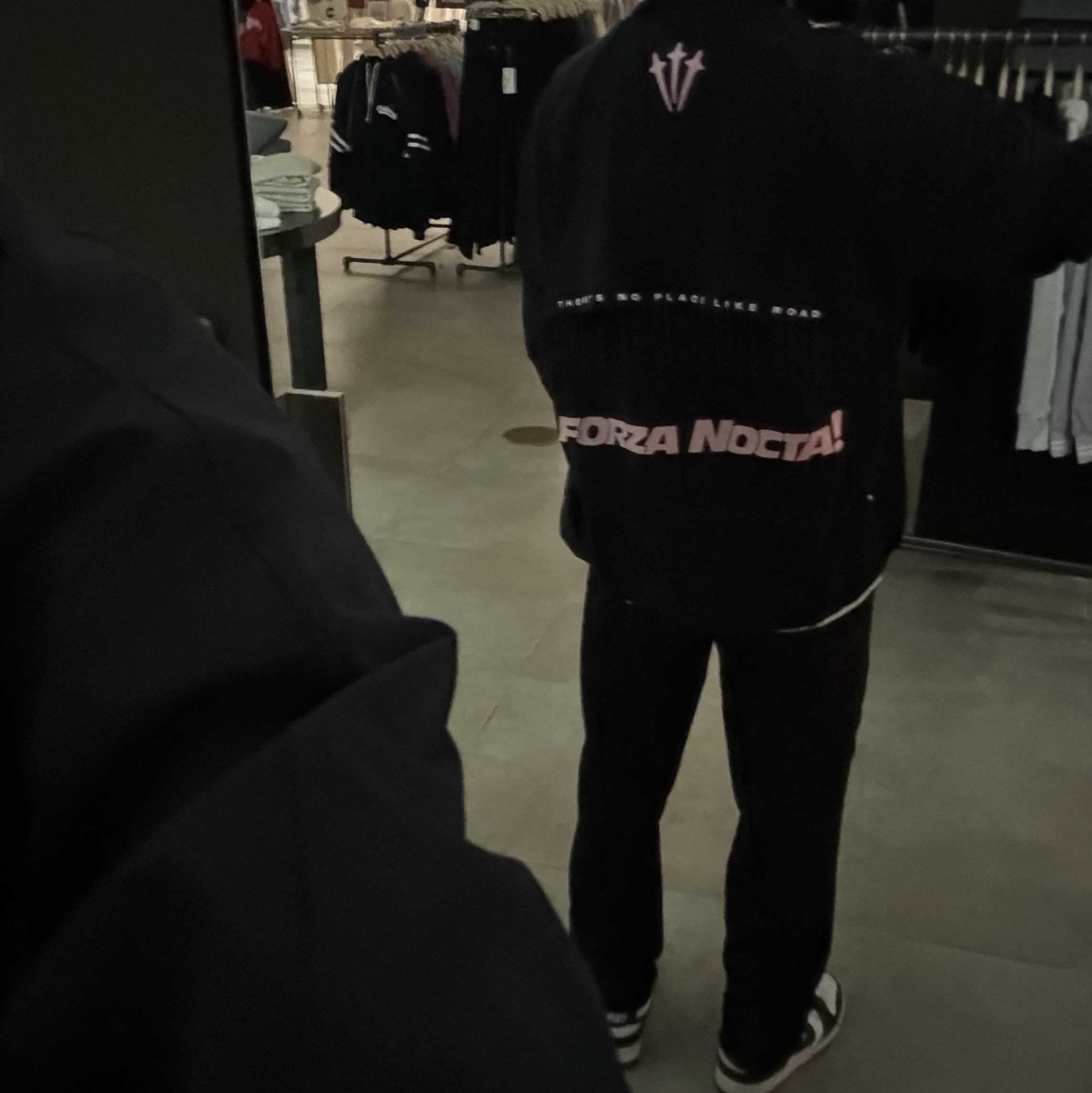(W) Nike x Drake Nocta NRG LR L/S Crew Black (DV3631-010), IAB Studio Track Pants Black 착용 스타일 - 1