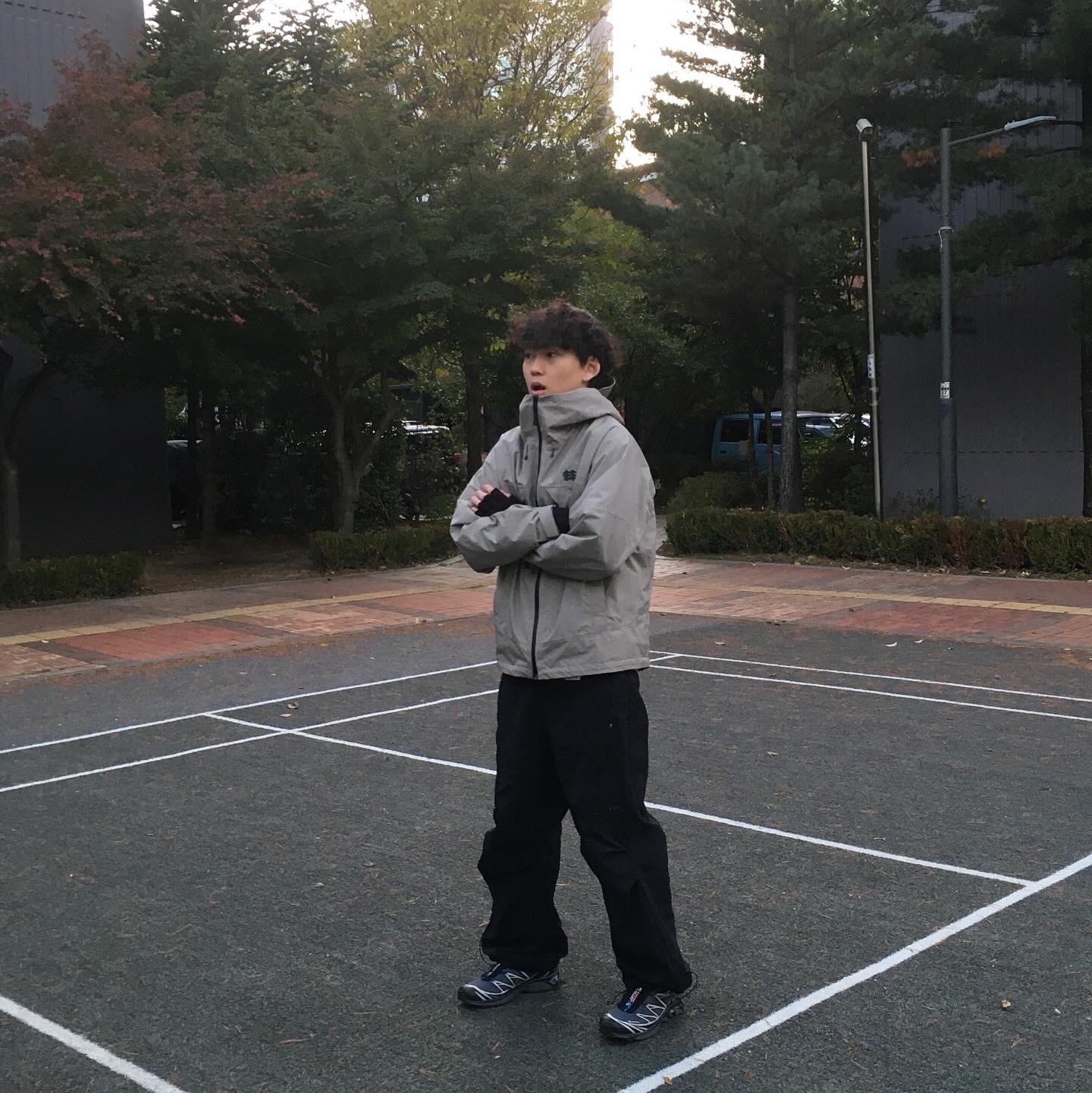 Salomon XT-6 Gore-Tex Black Ebony, Art of Field Future Cargo Pants Black 착용 스타일 - 1
