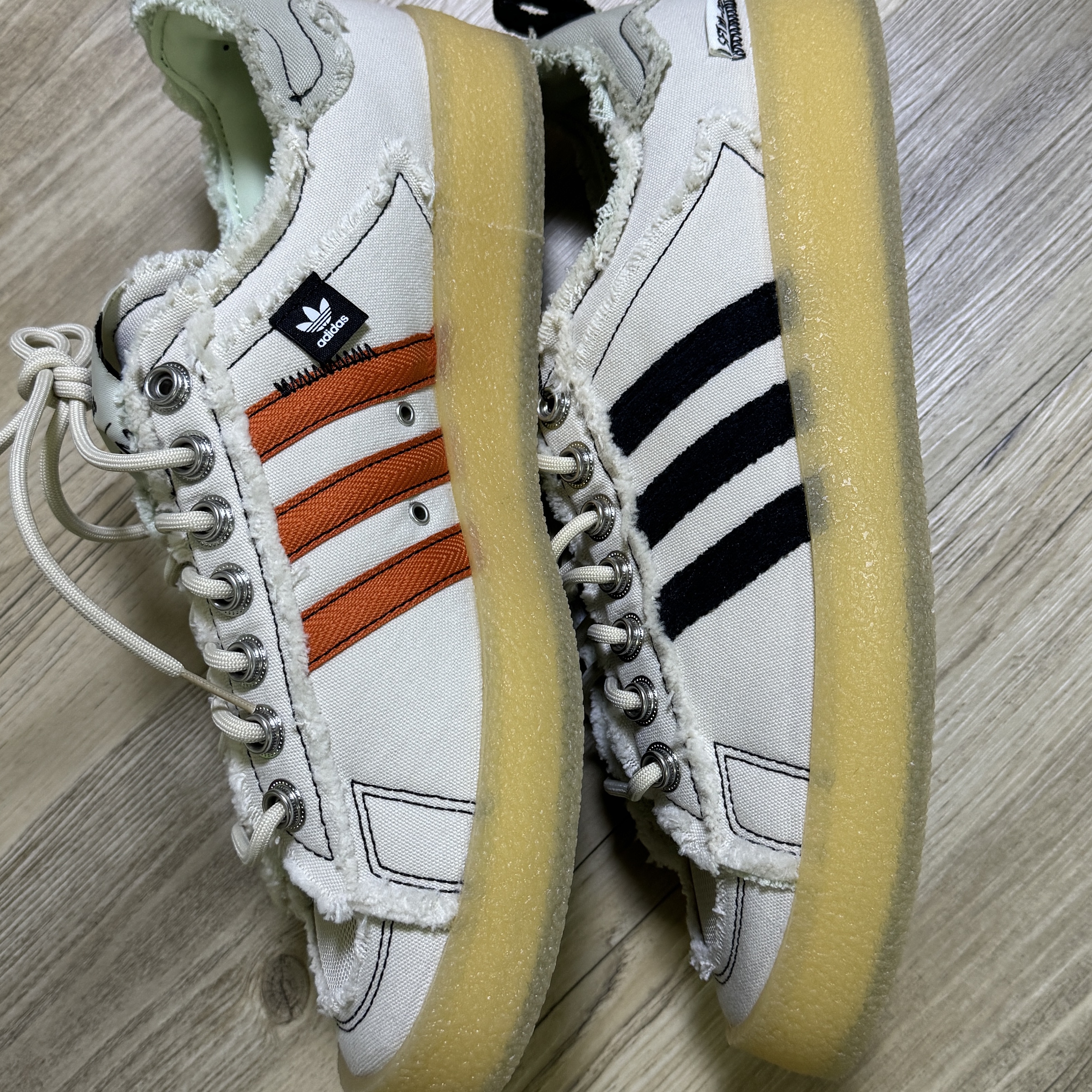 Adidas x Song for the Mute Campus 80s Bliss Core Black 착용 스타일 - 2