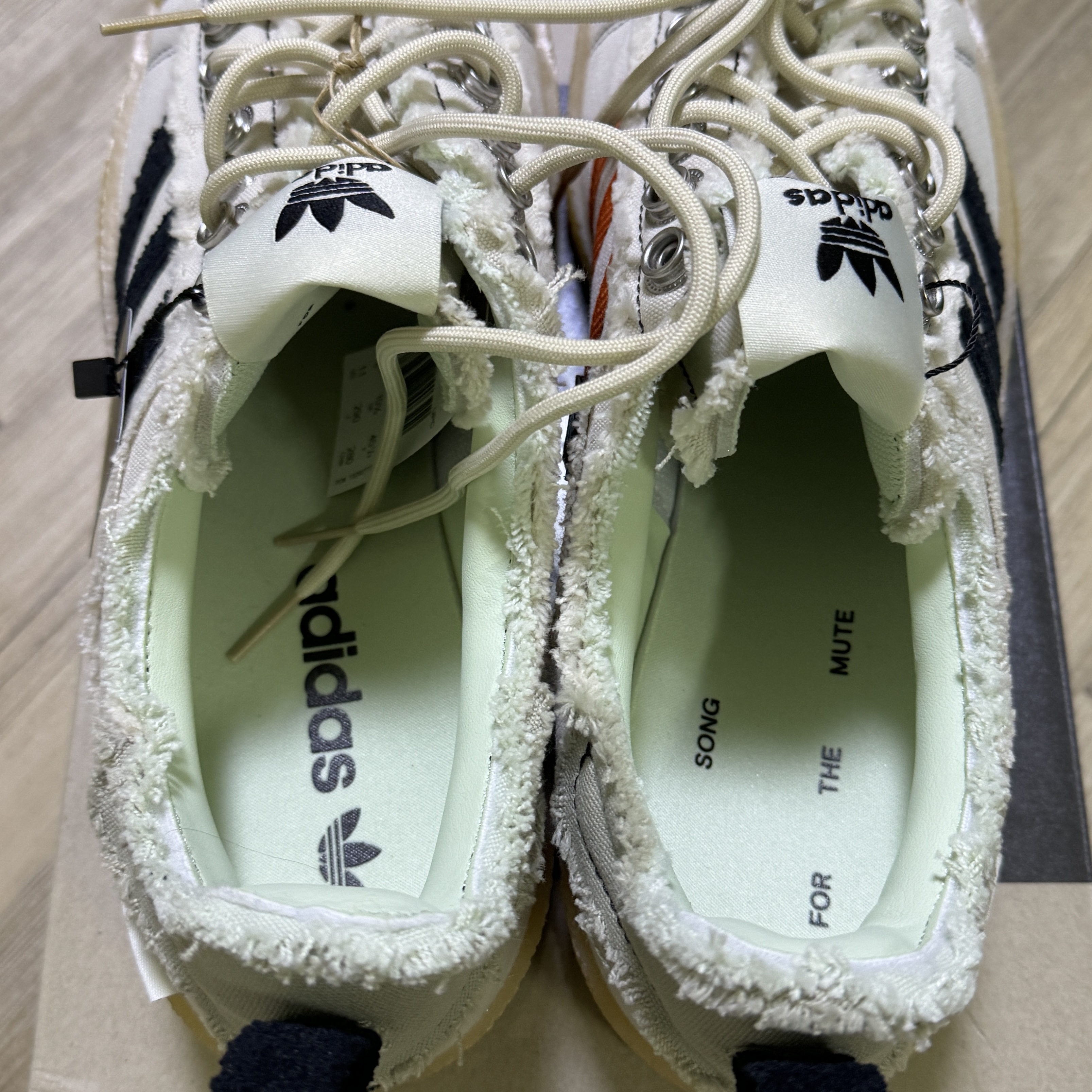 Adidas x Song for the Mute Campus 80s Bliss Core Black 착용 스타일 - 3