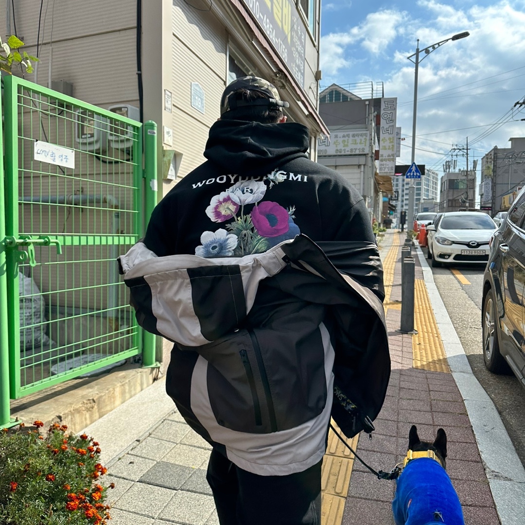 Wooyoungmi Flower Back Logo Hoodie Black - 23FW, Undermycar Kame Multi Zip Turtle Shell Parka Driftwood - 22FW 착용 스타일