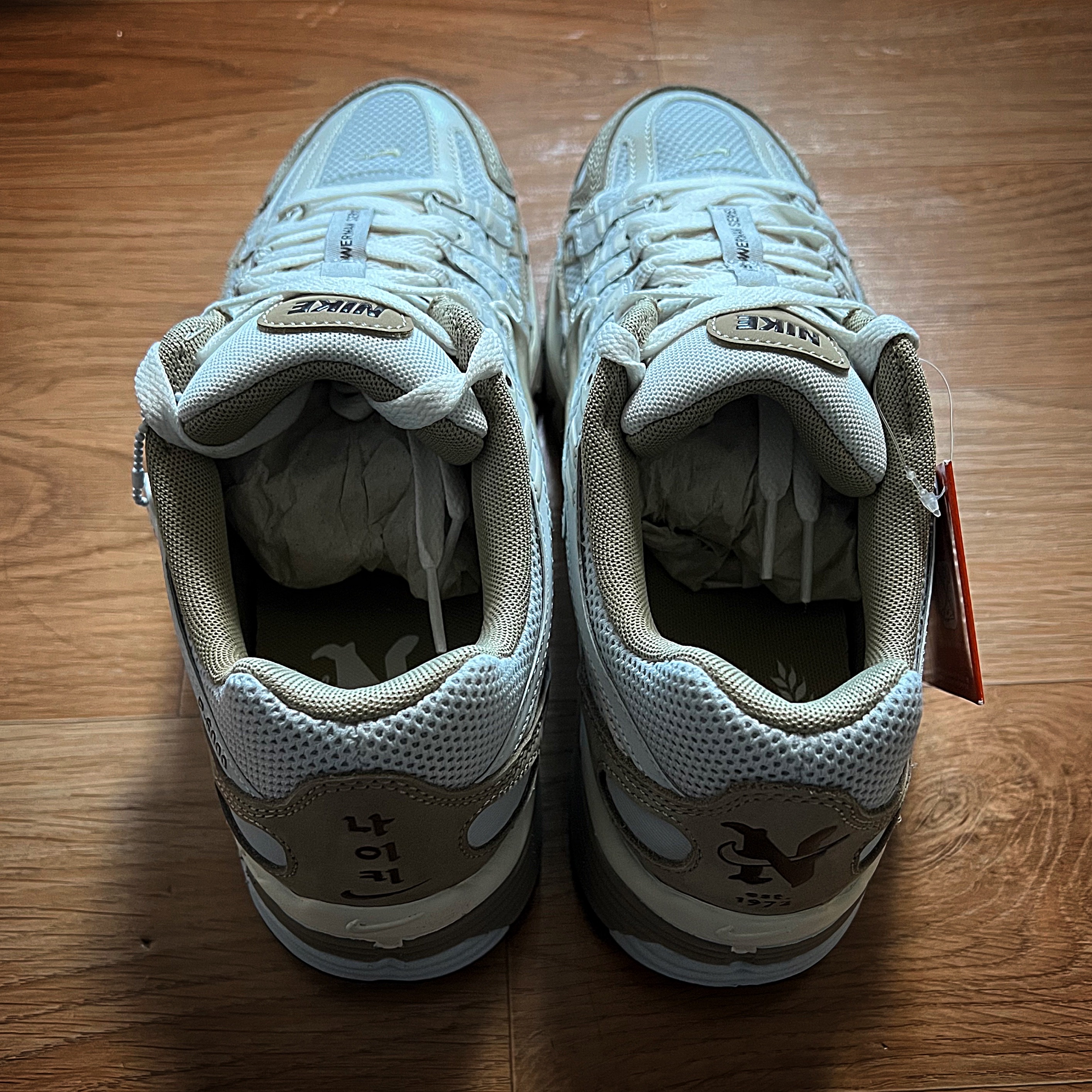Nike P-6000 PRM Hangul Day Photon Dust Khaki 착용 스타일 - 2