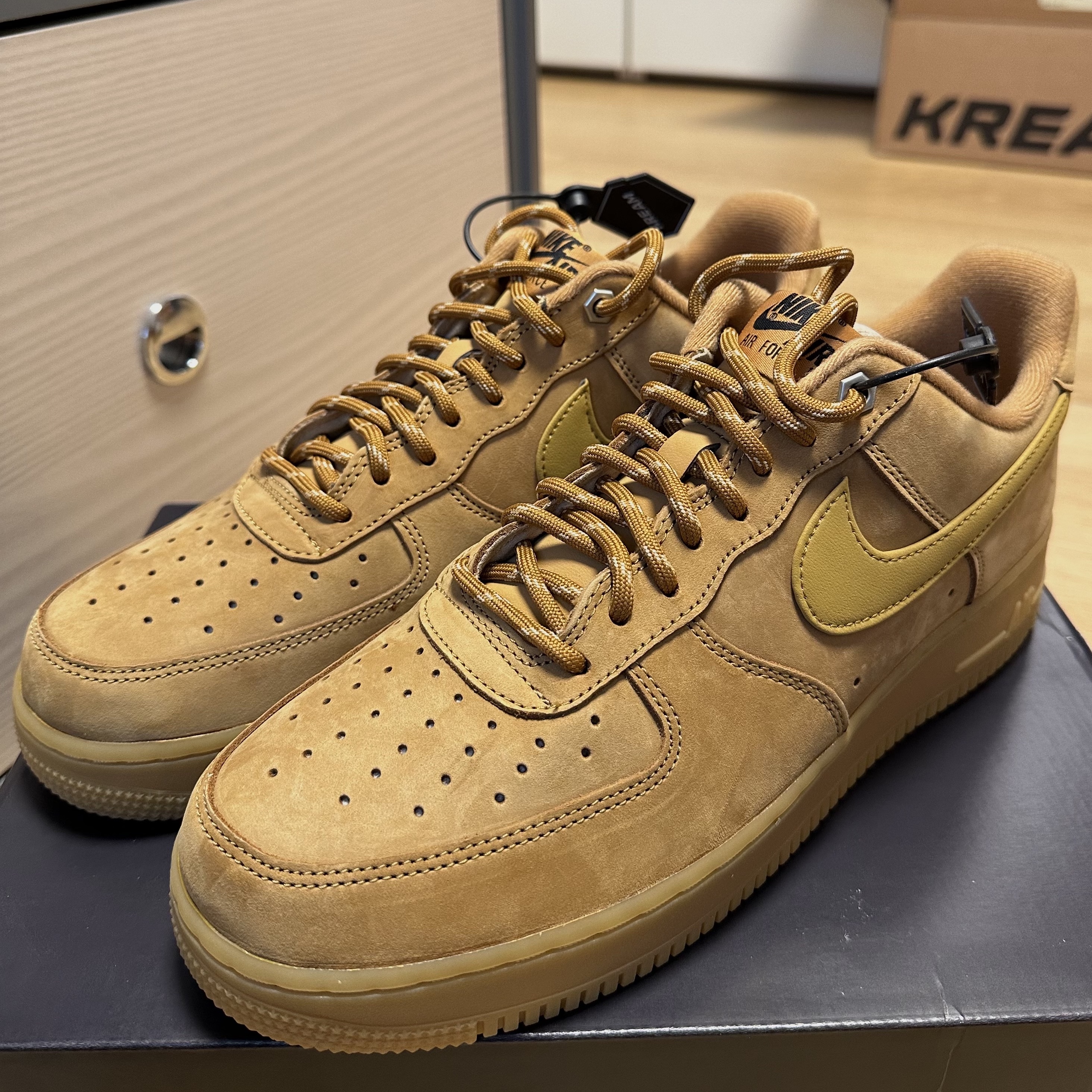 Nike Air Force 1 '07 WB Flax 착용 스타일 - 2