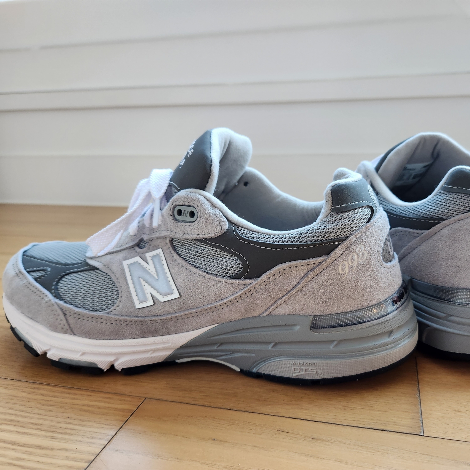 New Balance 993 Made in USA Grey - D Standard 착용 스타일