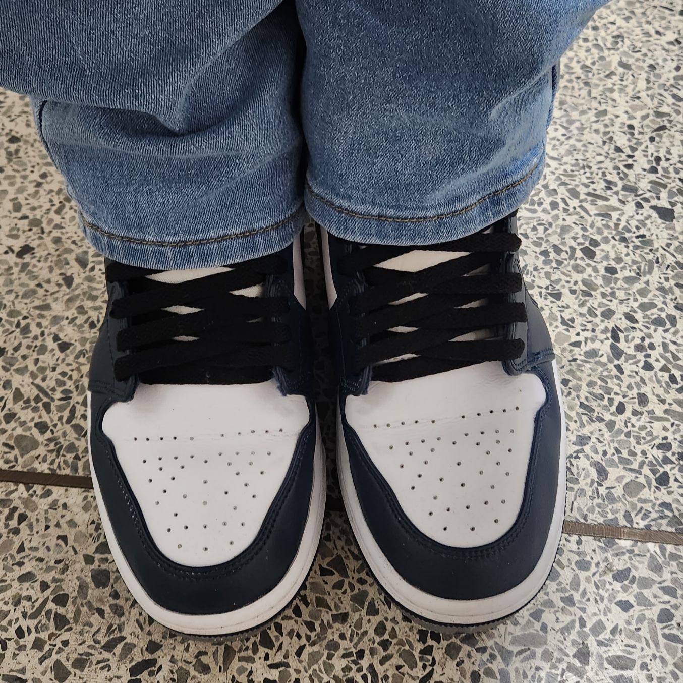 Jordan 1 Mid Dark Teal 착용 스타일 - 3