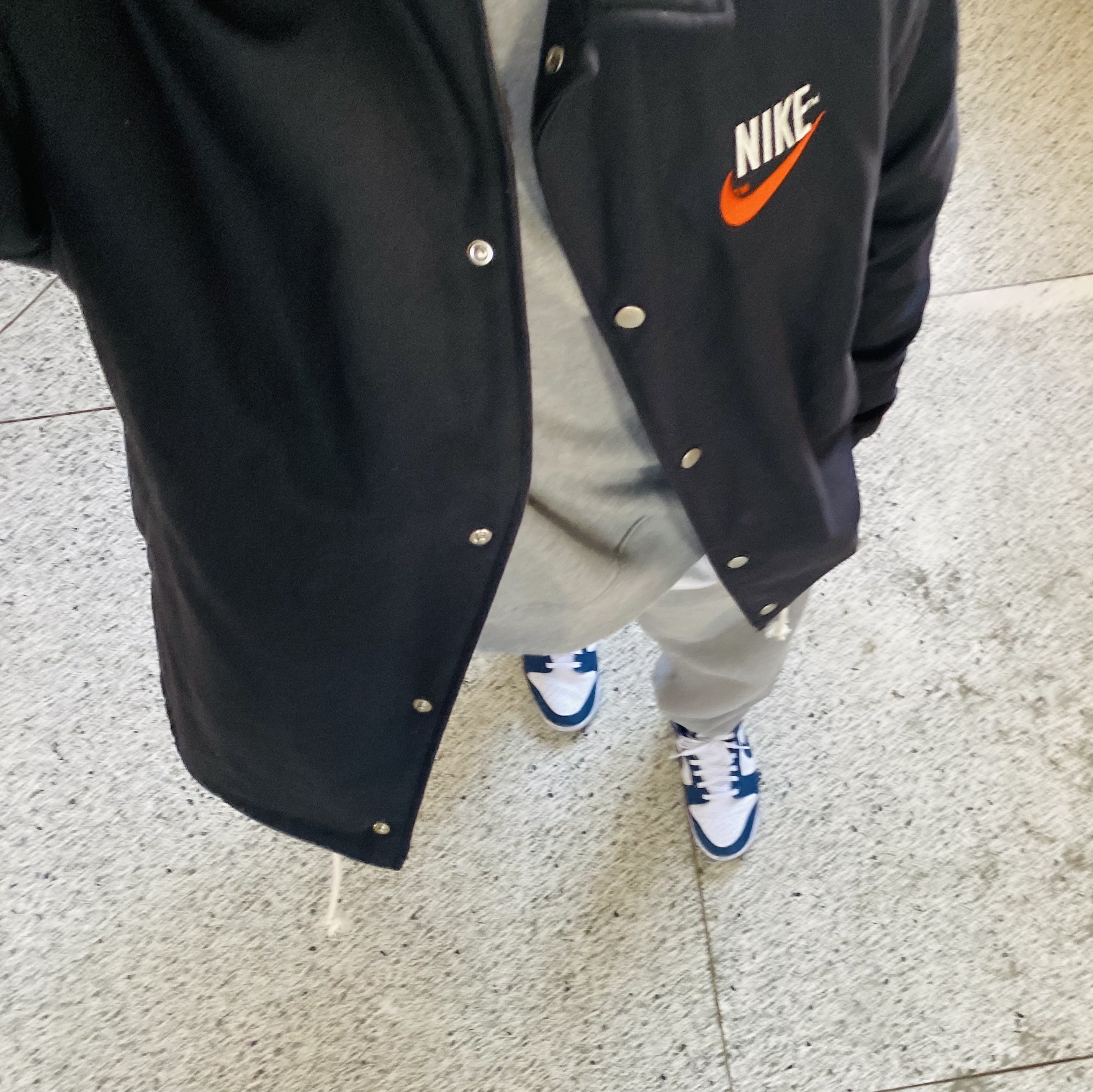 Nike NRG Solo Swoosh Fleece Pants Dark Grey Heather - Asia, Nike Dunk Low Retro Valerian Blue 착용 스타일