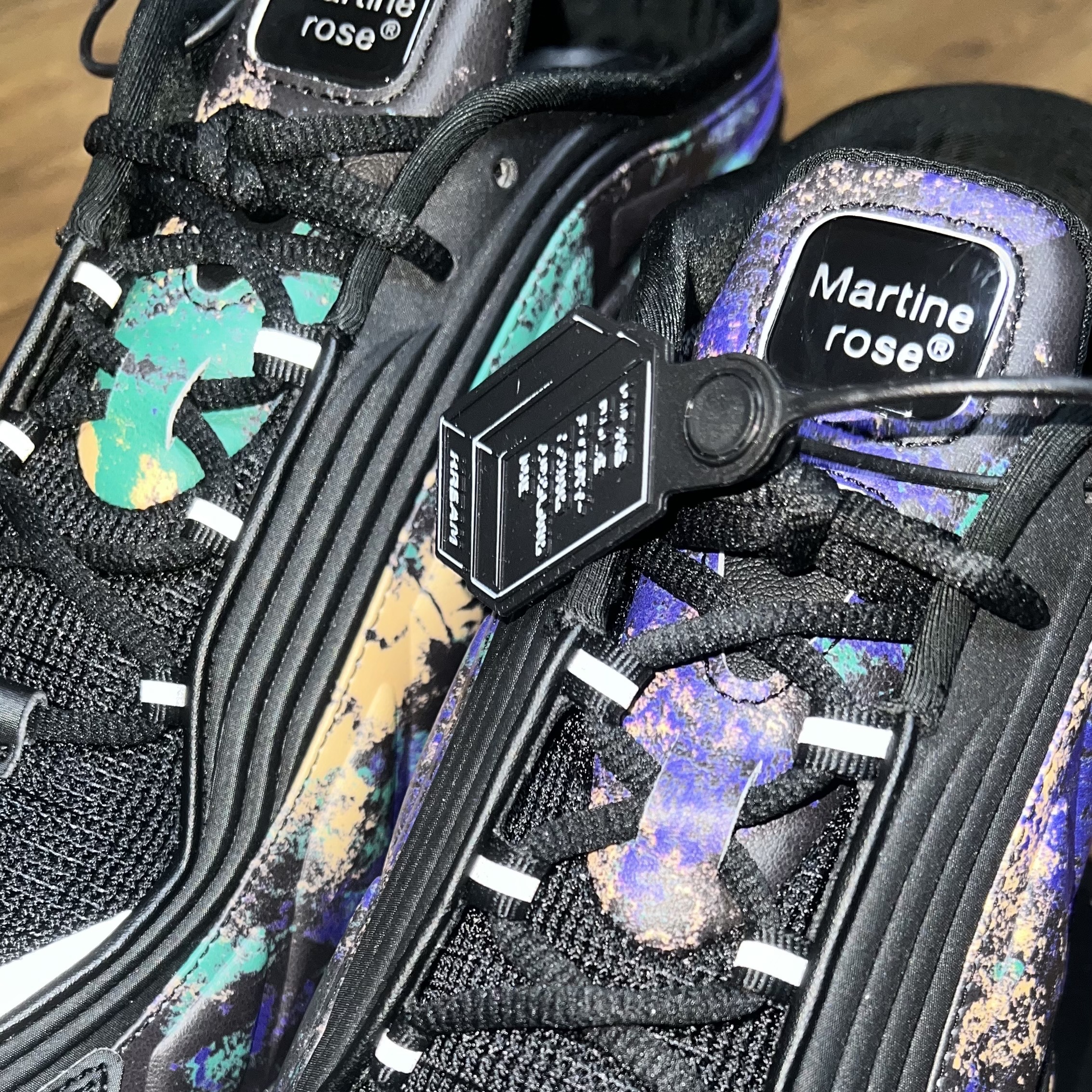 Nike x Martine Rose Shox MR4 Black Multi 착용 스타일