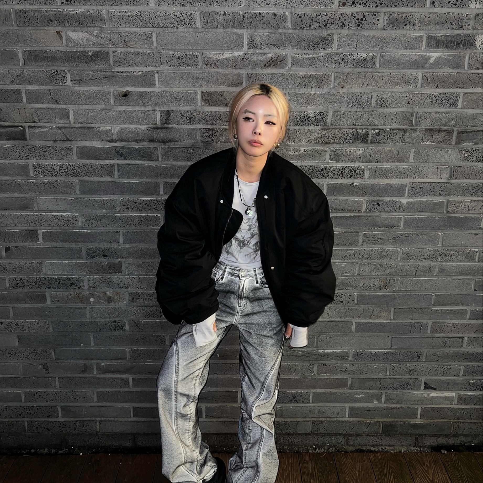 Balenciaga Track Sneakers Black Fur 착용 스타일 - 8