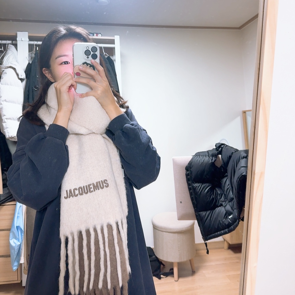 Jacquemus L'echarpe Moisson Gradient Muffler Multi Beige 착용 스타일