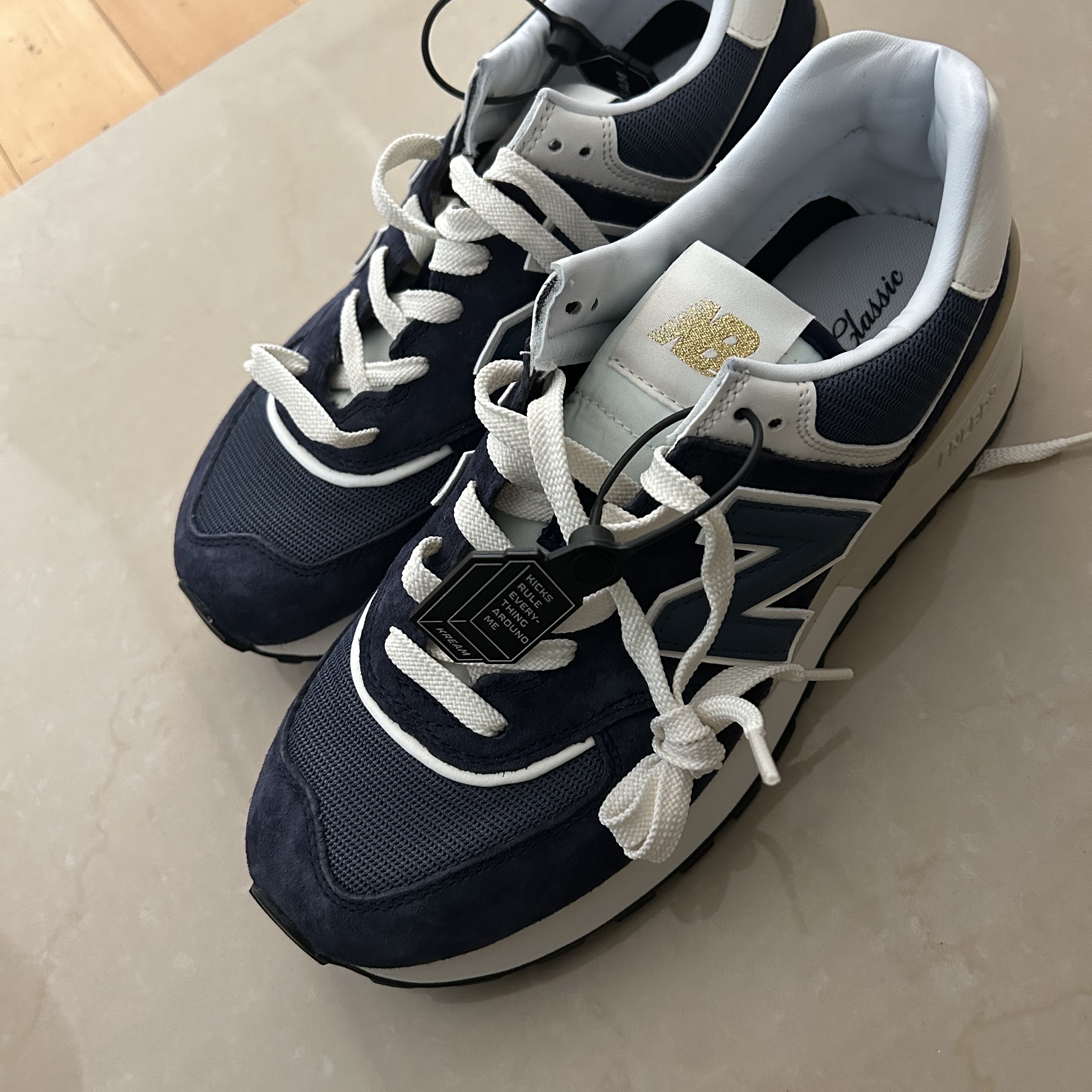 New Balance 574 Legacy Navy 착용 스타일 - 4