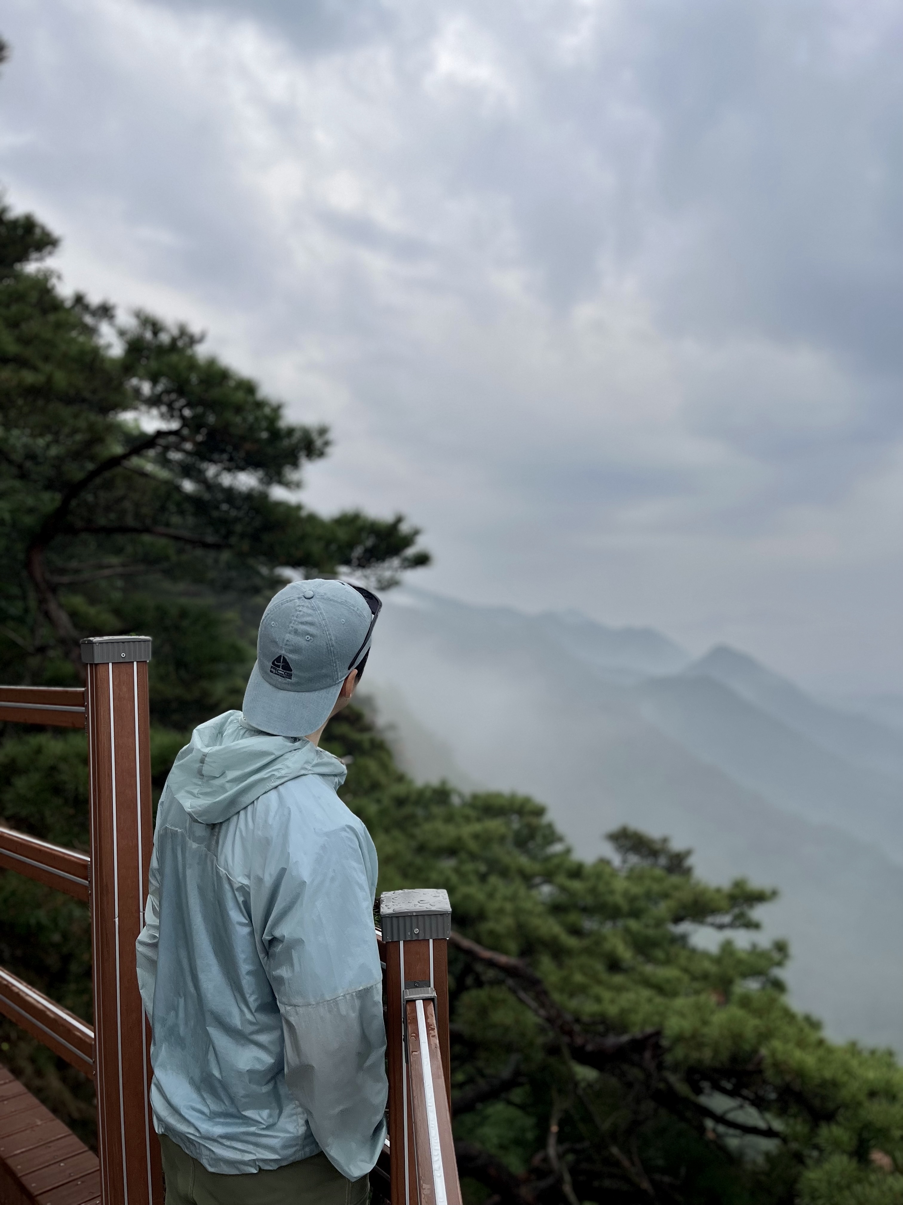 Supreme x Nike ACG Denim 6-Panel Washed Blue - 22FW, Nike ACG Cinder Cone Windproof Jacket Dusty Sage - Asia 착용 스타일 - 1