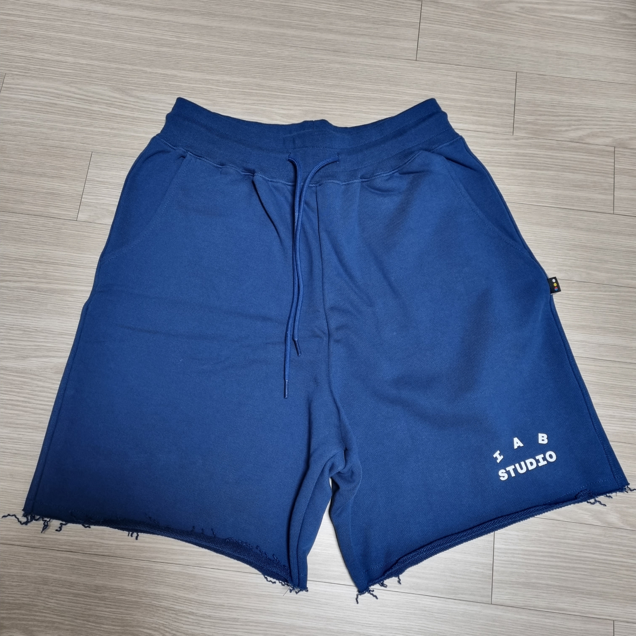 IAB Studio Heavy Sweatshorts Navy - 23FW 착용 스타일
