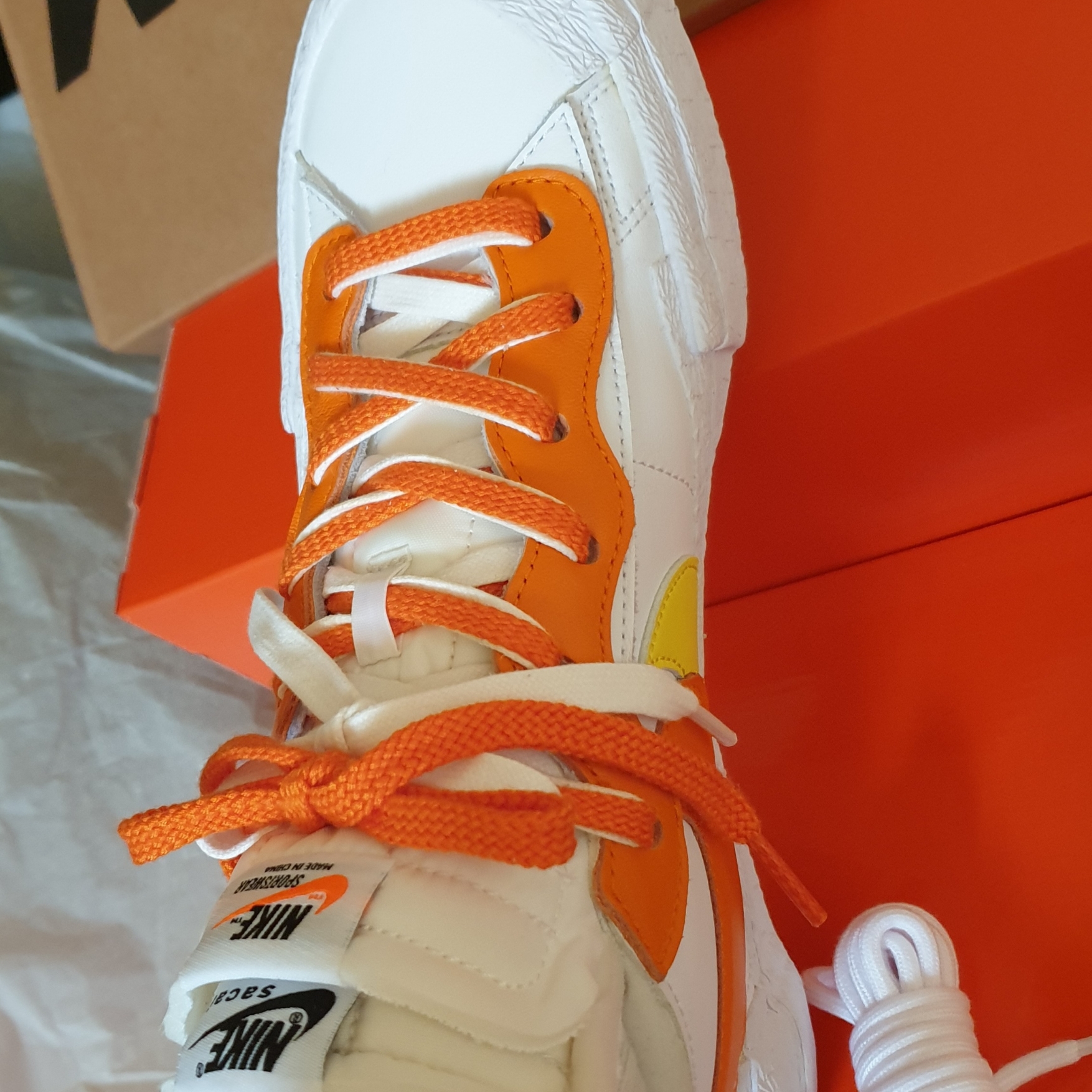 Nike x Sacai Blazer Low Magma Orange 착용 스타일