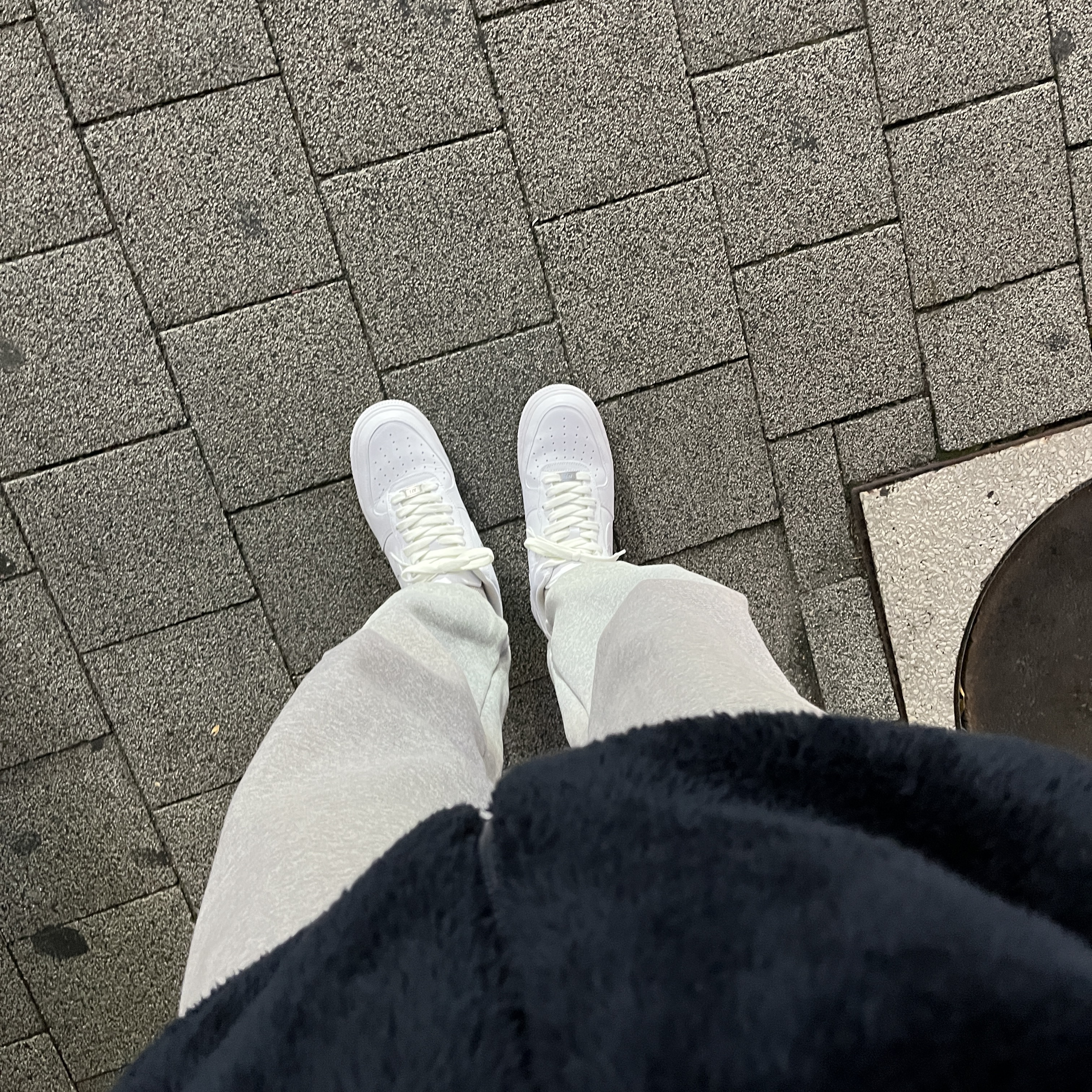 Nike Air Force 1 '07 Low White 착용 스타일 - 1