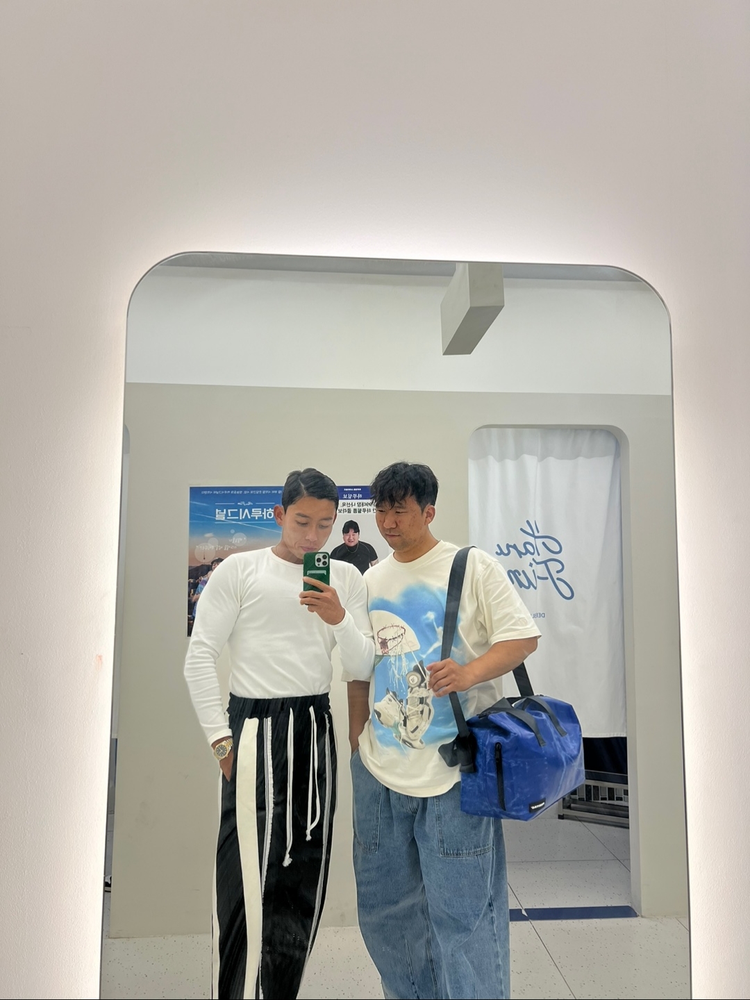 Jordan x Russell Westbrook Honor the Gift T-Shirt - US/EU 착용 스타일