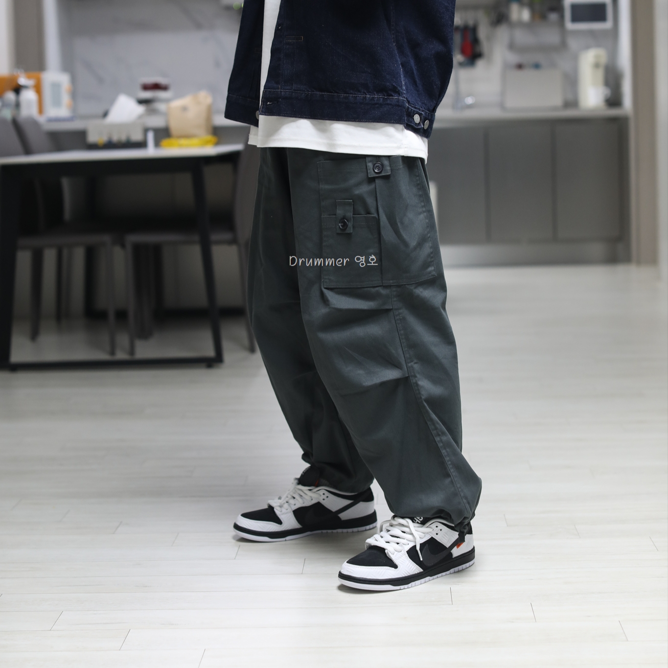 Nike x Tightbooth SB Dunk Low Pro Black and White 착용 스타일