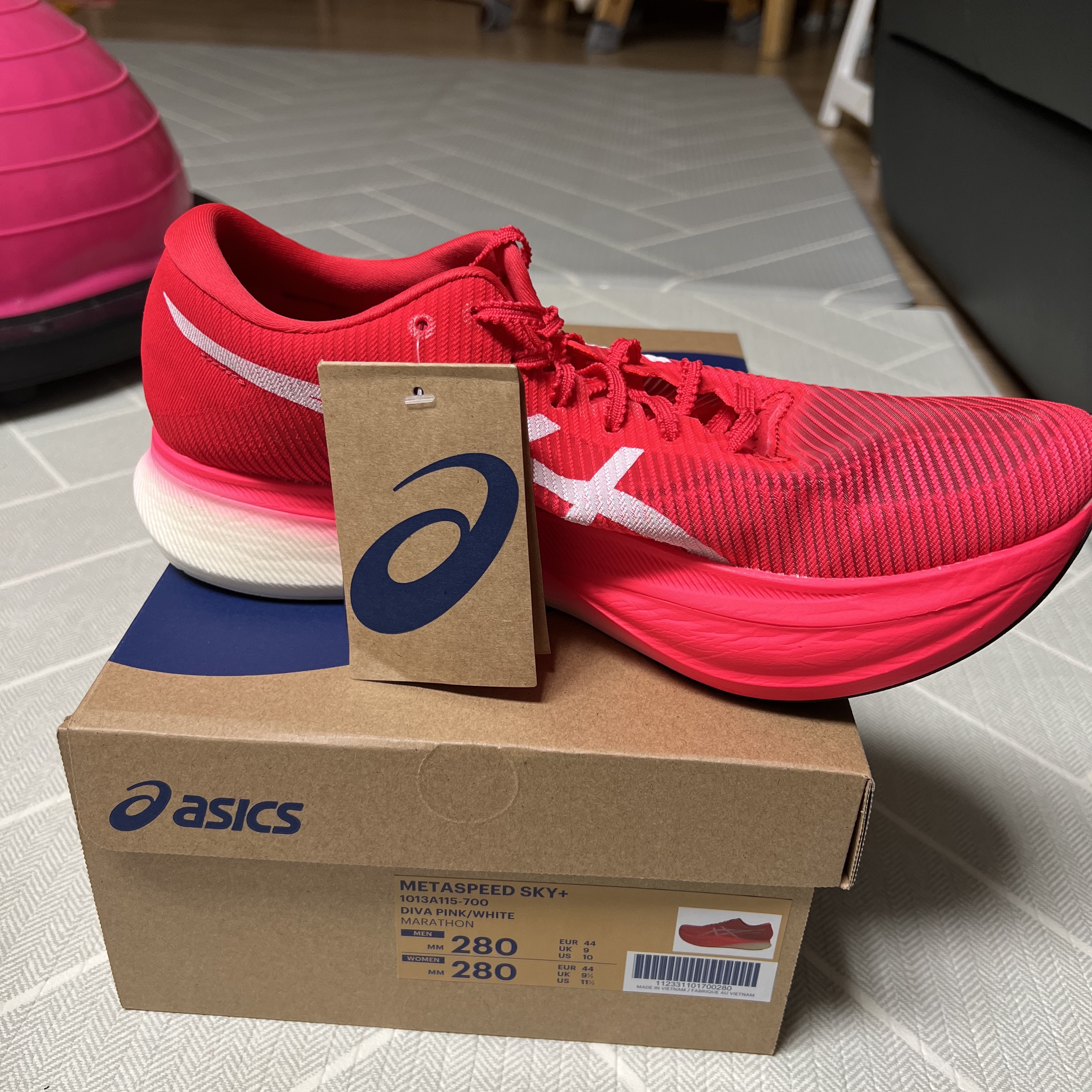 Asics Metaspeed Sky+ Diva Pink White 착용 스타일