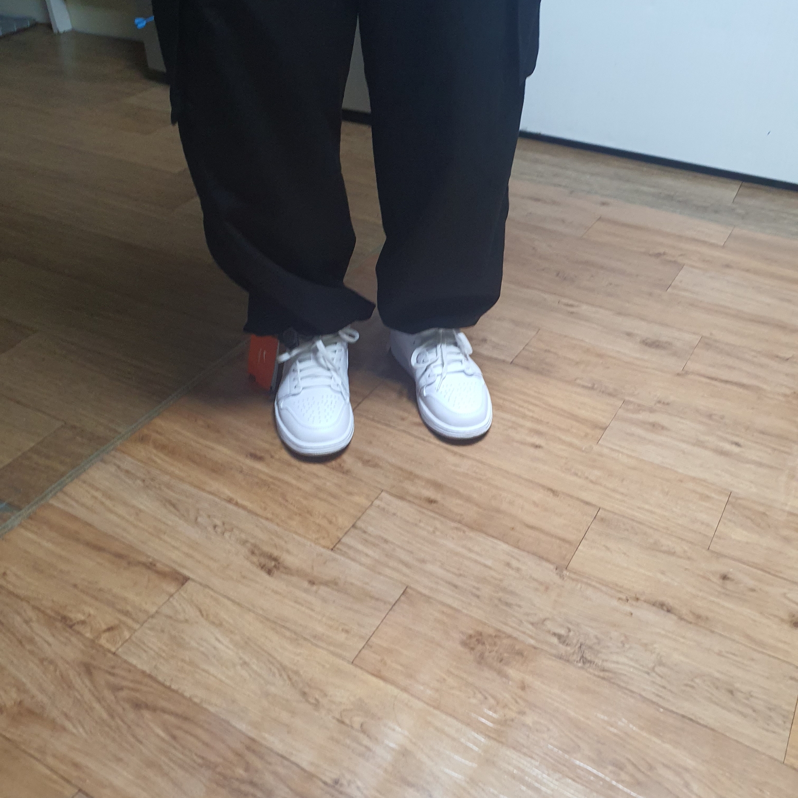 Jordan 1 Low Triple White 착용 스타일