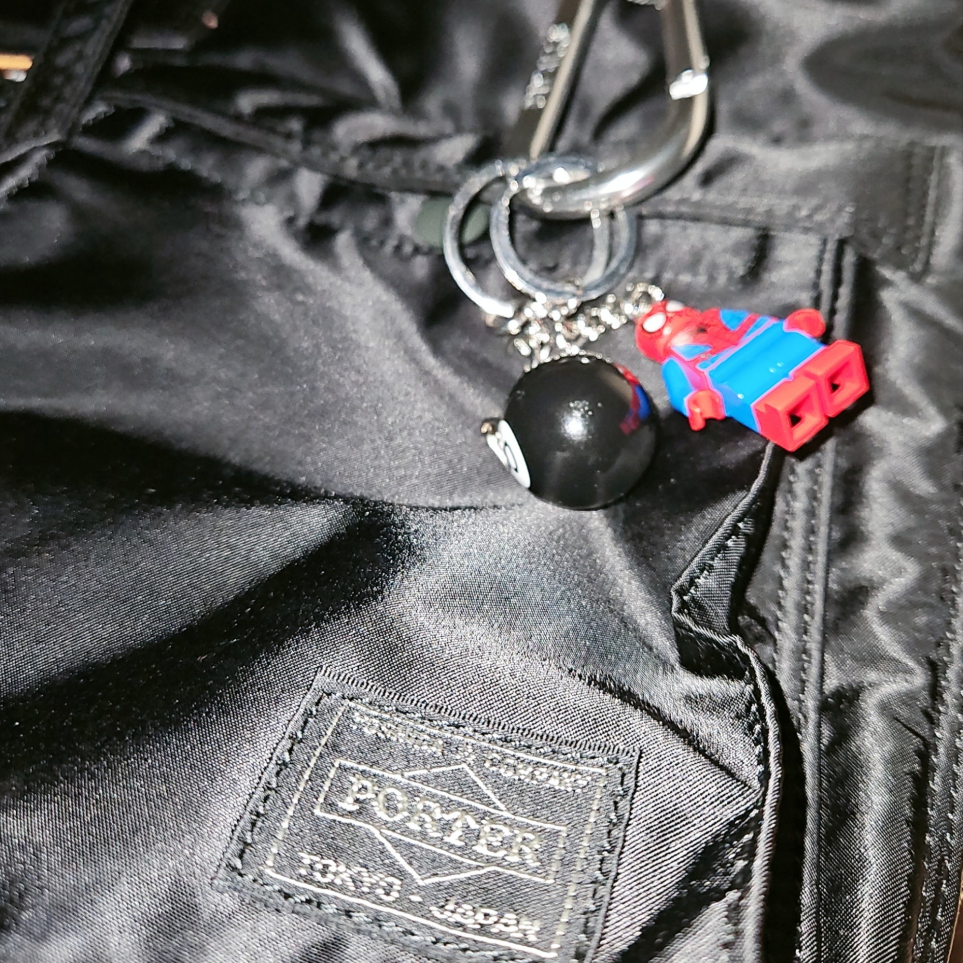 Stussy 8 Ball Keychain Black, Human Made Carabiner 70mm Silver 착용 스타일