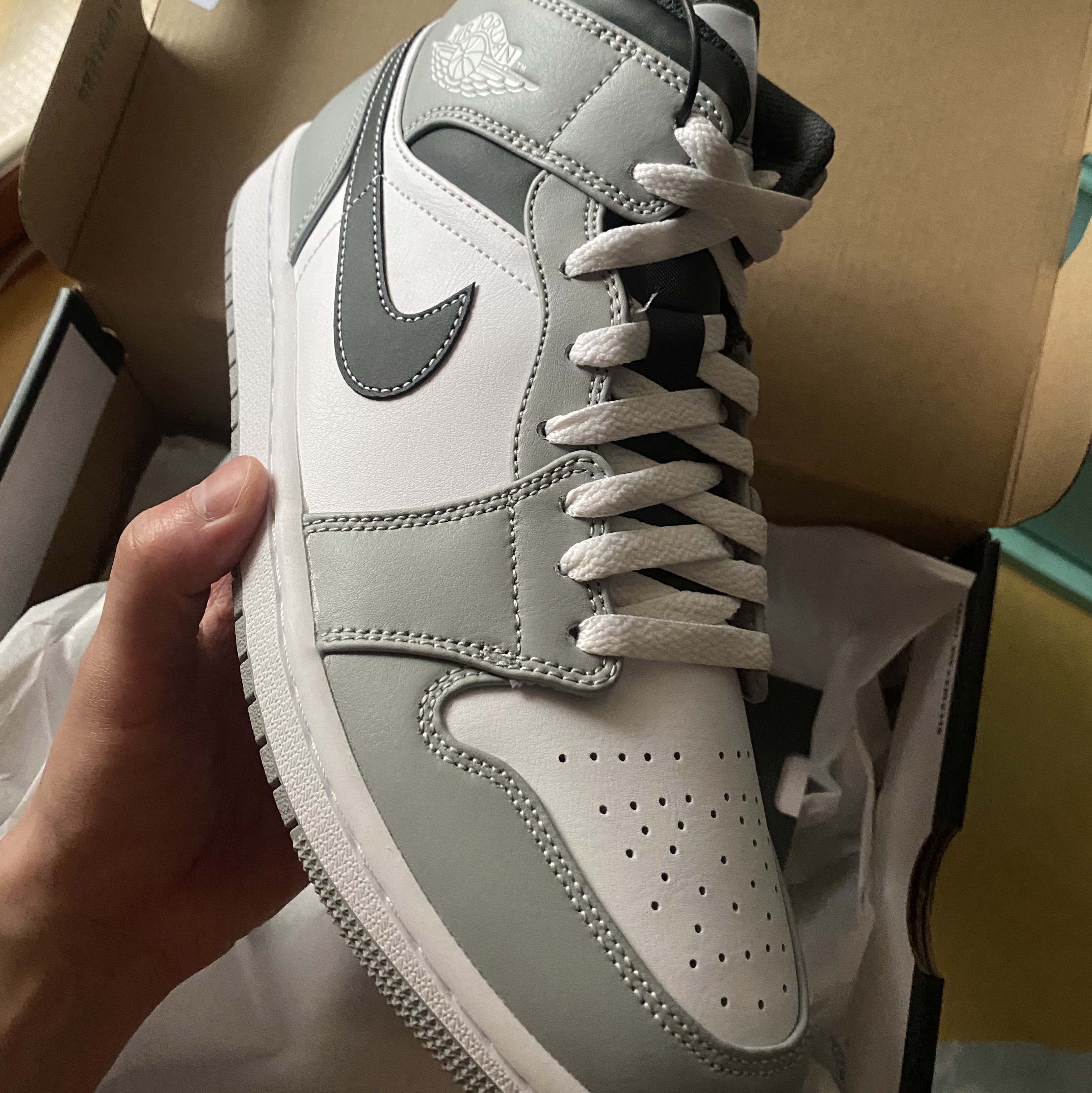 Jordan 1 Mid Light Smoke Grey Anthracite 착용 스타일