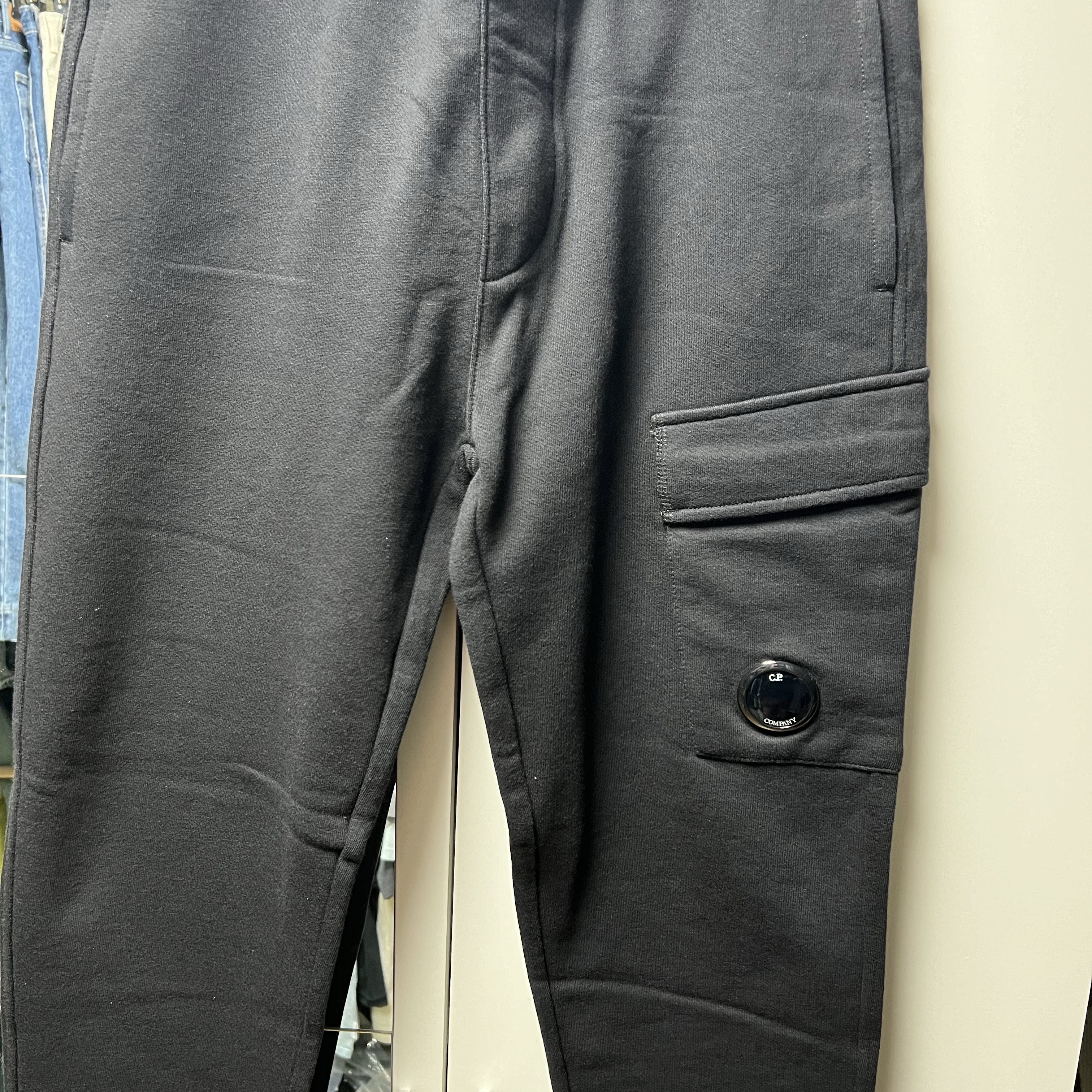 C.P. Company Diagonal Raised Fleece Sweatpants Black - 23SS 착용 스타일