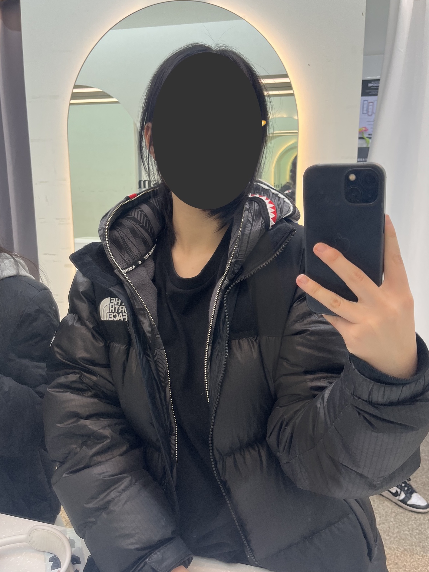 (W) The North Face White Label Novelty Nuptse Down Jacket Black 착용 스타일 - 1