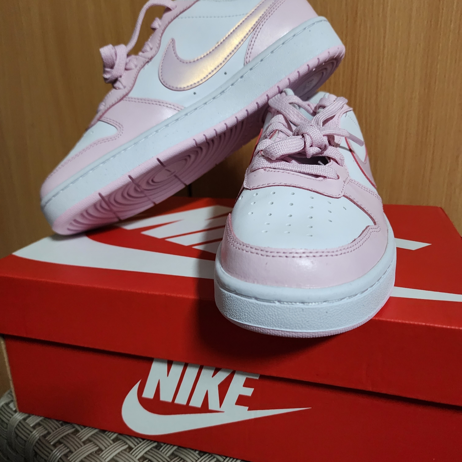 (GS) Nike Court Borough 2 SE White Pink Foam 착용 스타일 - 2
